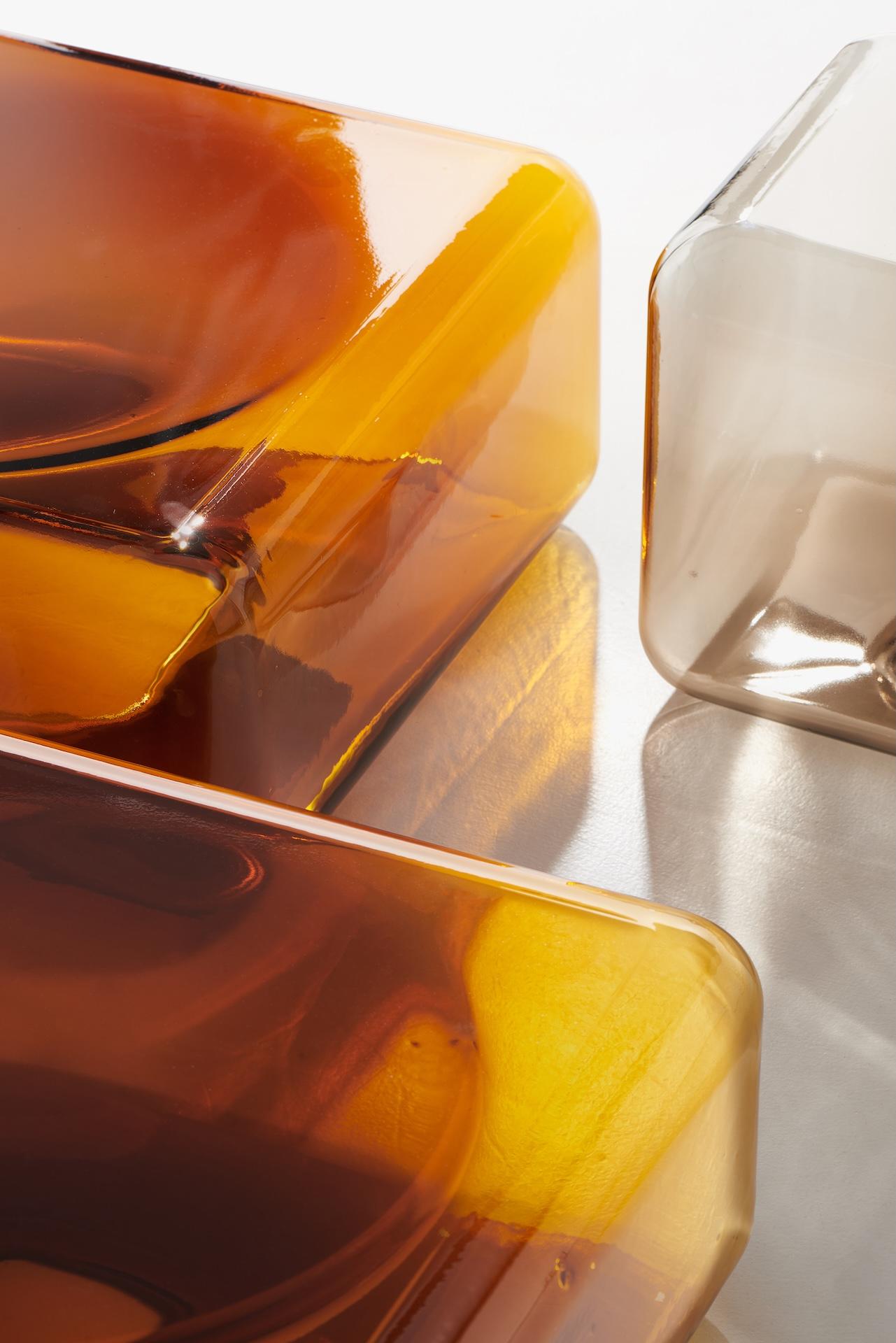 Table personnalisable Acerbis LOKUM en verre ambré de Sabine Marcelis en vente 7