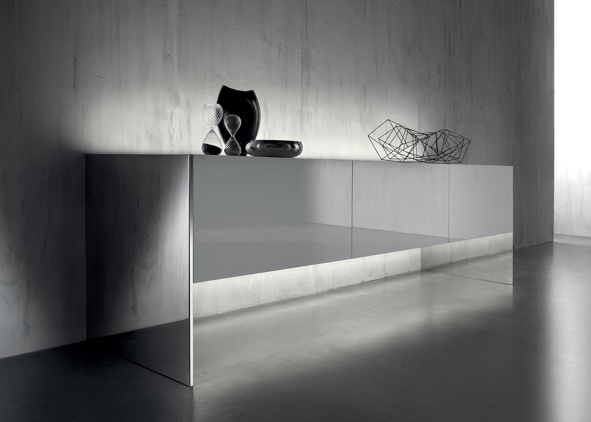 Vetro Credenza in acciaio personalizzabile Acerbis di Lodovico Acerbis, Gabriele&Oscar Buratti in vendita