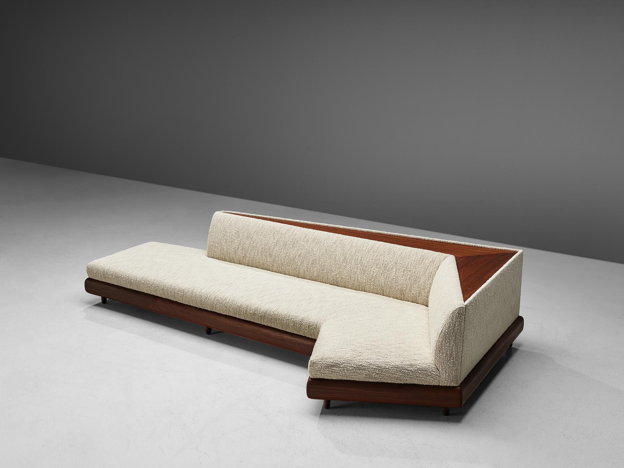 Adrian Pearsall, customizable 'Boomerang' sofa model 2300-S, upholstery, walnut, United States, 1960s

This 'boomerang' sofa has a unique shape with sharp and geometric lines that create an almost monumental look. The contrasting soft tones of the