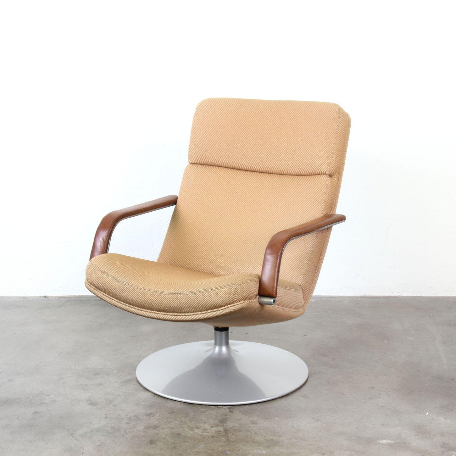Dutch Customizable Artifort F142 Chair  by Geoffrey D. Harcourt RDI For Sale