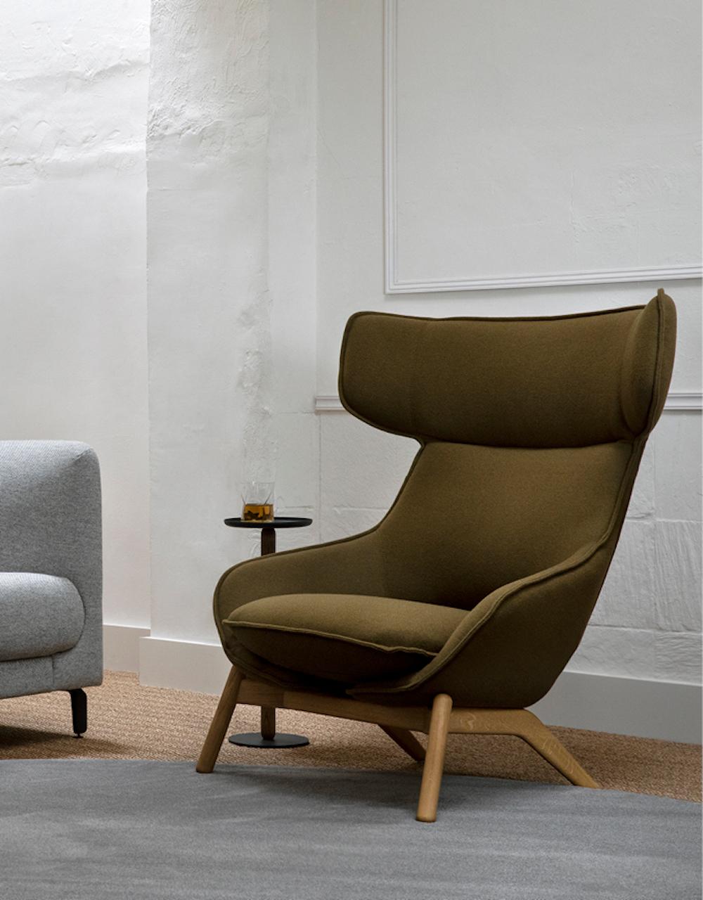 Contemporary Customizable Artifort Kalm Armchair with Wooden Base by Patrick Norguet For Sale