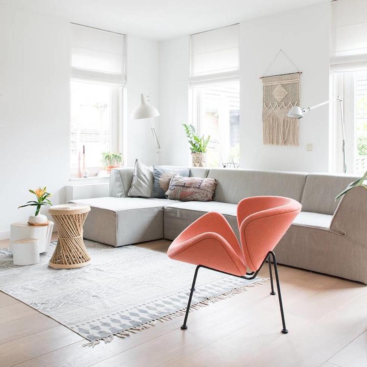 Le fauteuil orange slice du designer Pierre Paulin est l'un des fauteuils design les plus populaires au monde. Ce fauteuil emblématique rend chaque pièce plus ouverte, plus spacieuse et plus gaie. La caractéristique la plus frappante de la tranche