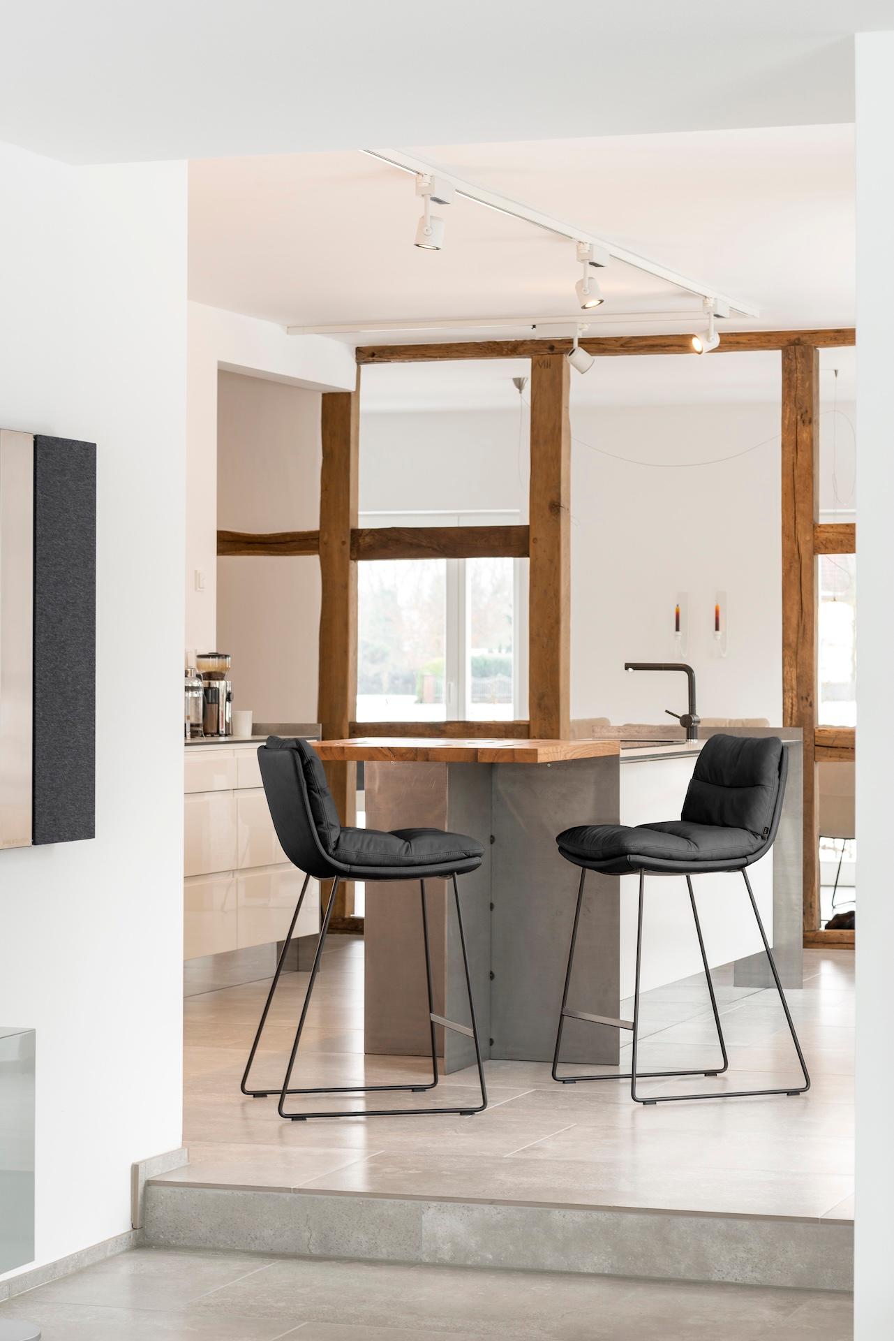 Taburete Arva personalizable by KFF Siglo XXI y contemporáneo en venta