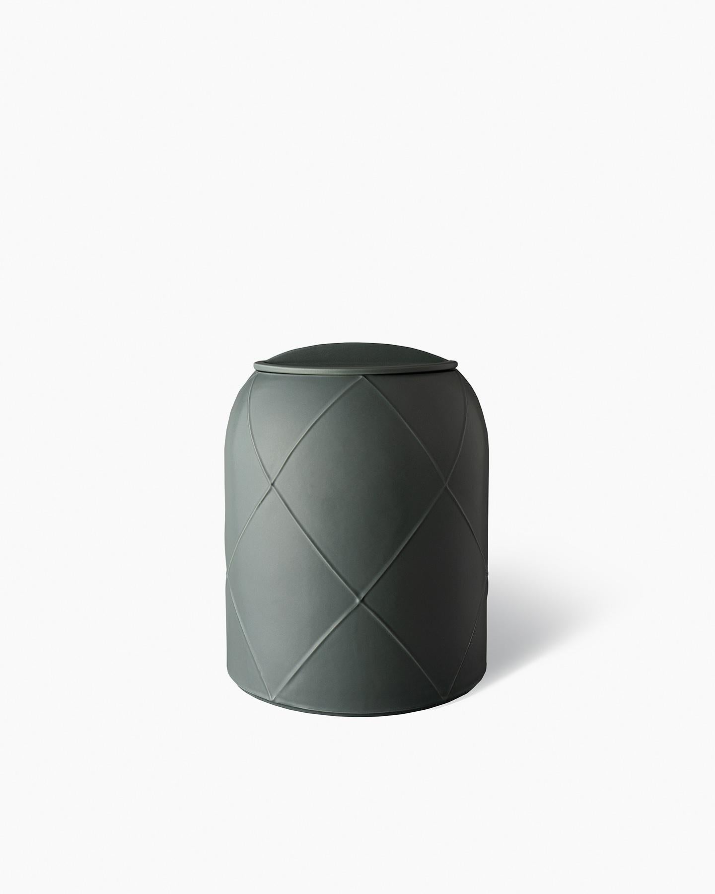 Anpassbare Bittosi Nähte und Kanister Vaso von Benjamin Hubert im Angebot 6