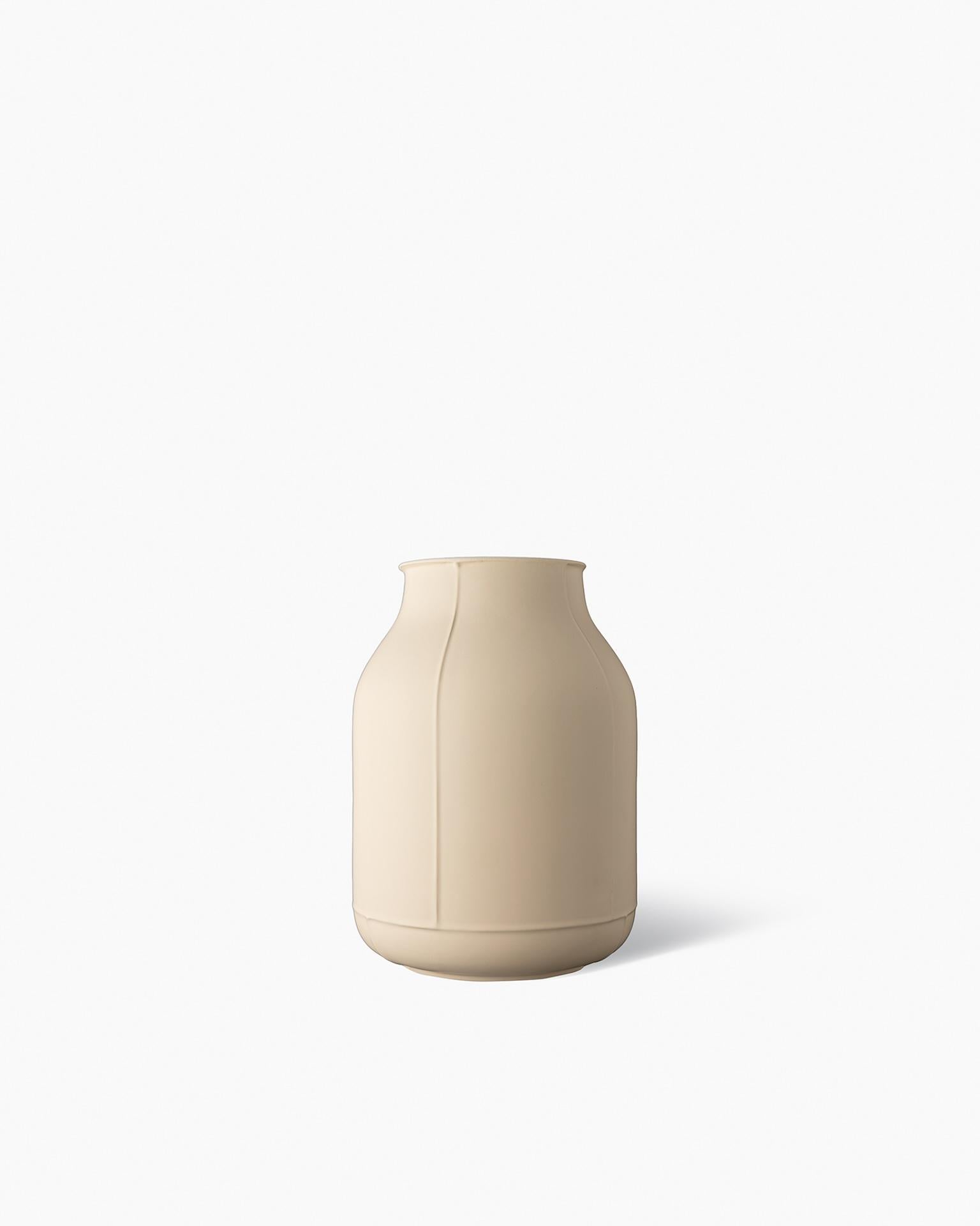 Anpassbare Bittosi Nähte und Kanister Vaso von Benjamin Hubert im Angebot 10