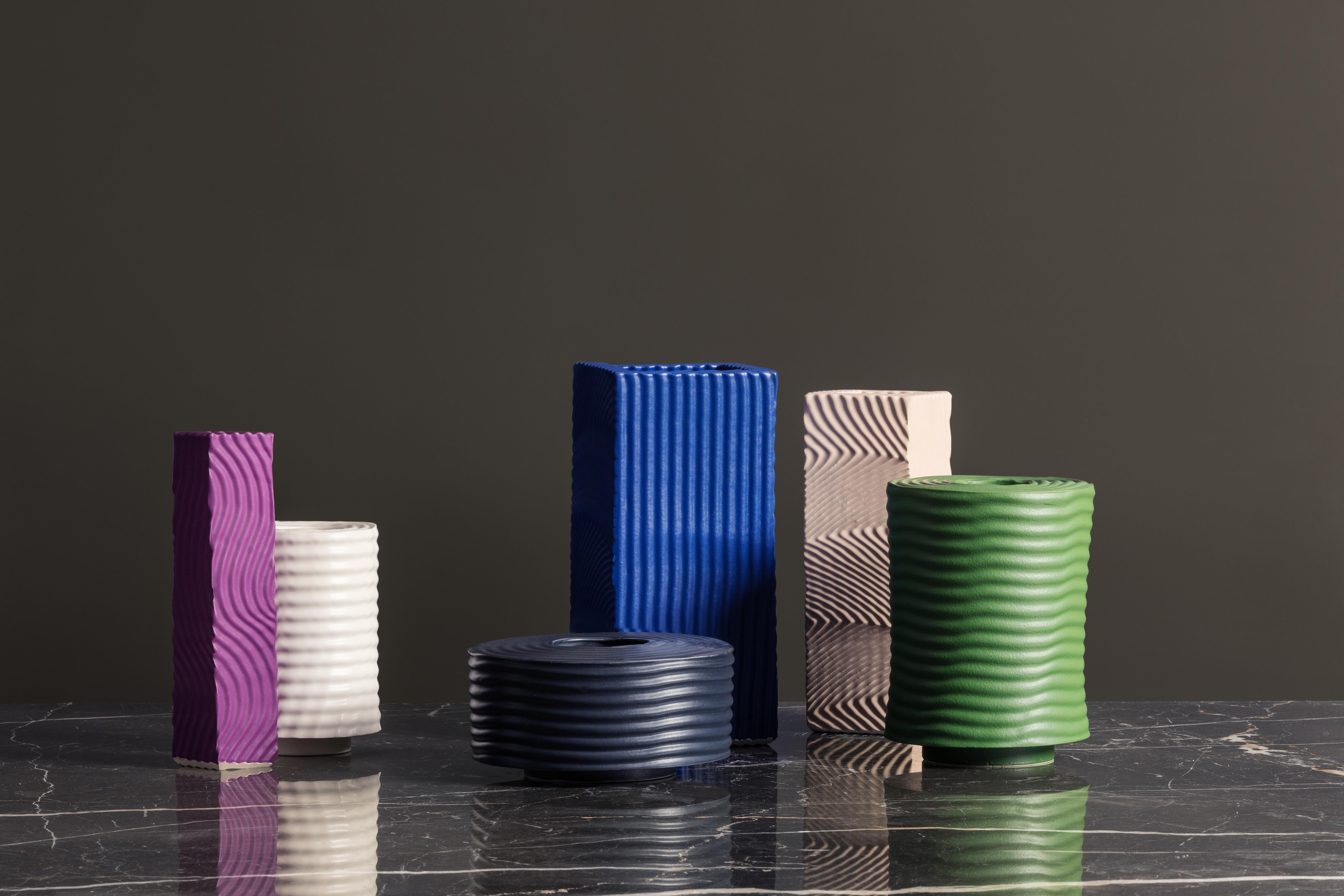 Vaso de cerámica personalizable Bittosi Wiggle de Max Lamb en venta 7
