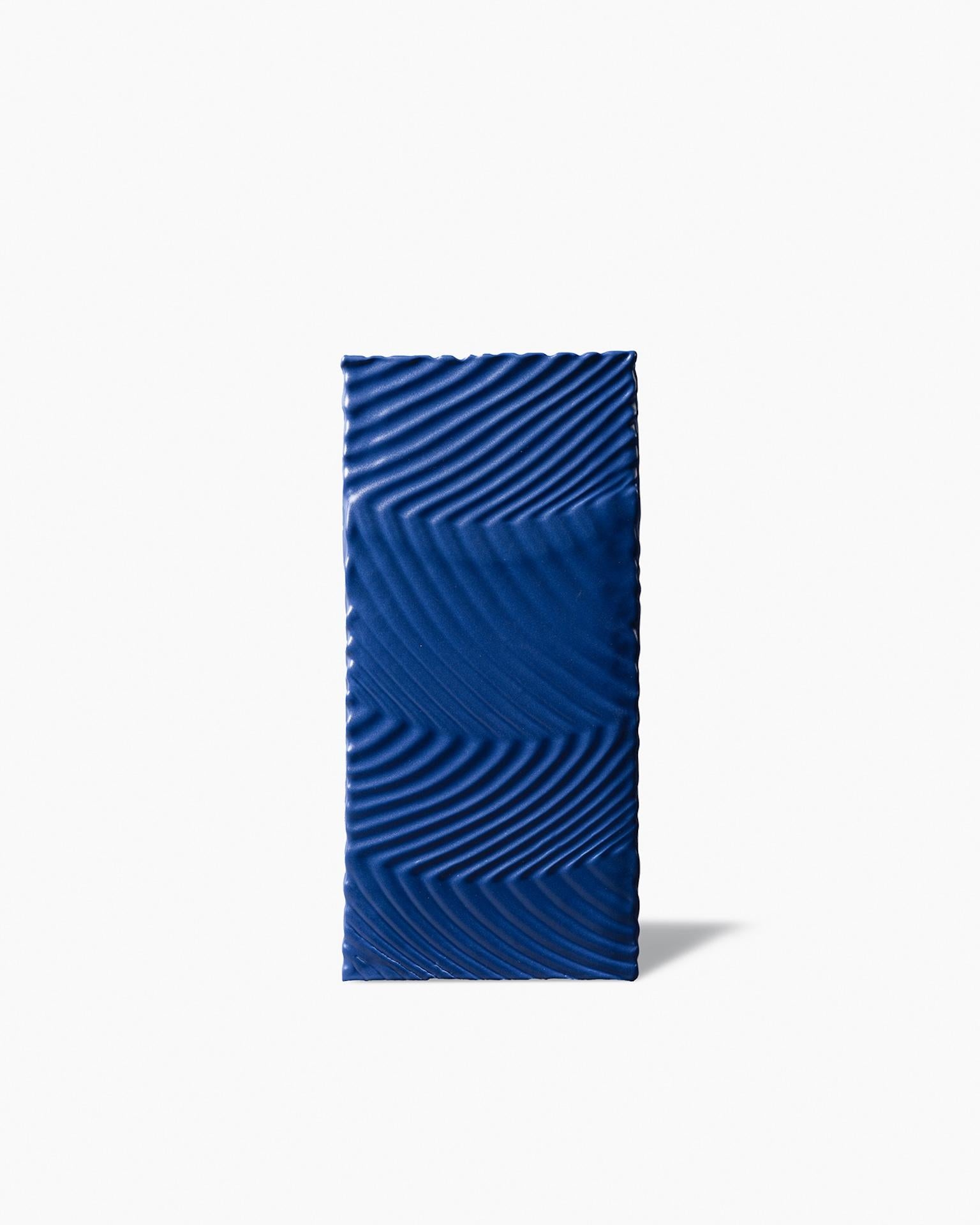 Contemporary Customizable Bittosi Wiggle Ceramic Vaso by Max Lamb For Sale