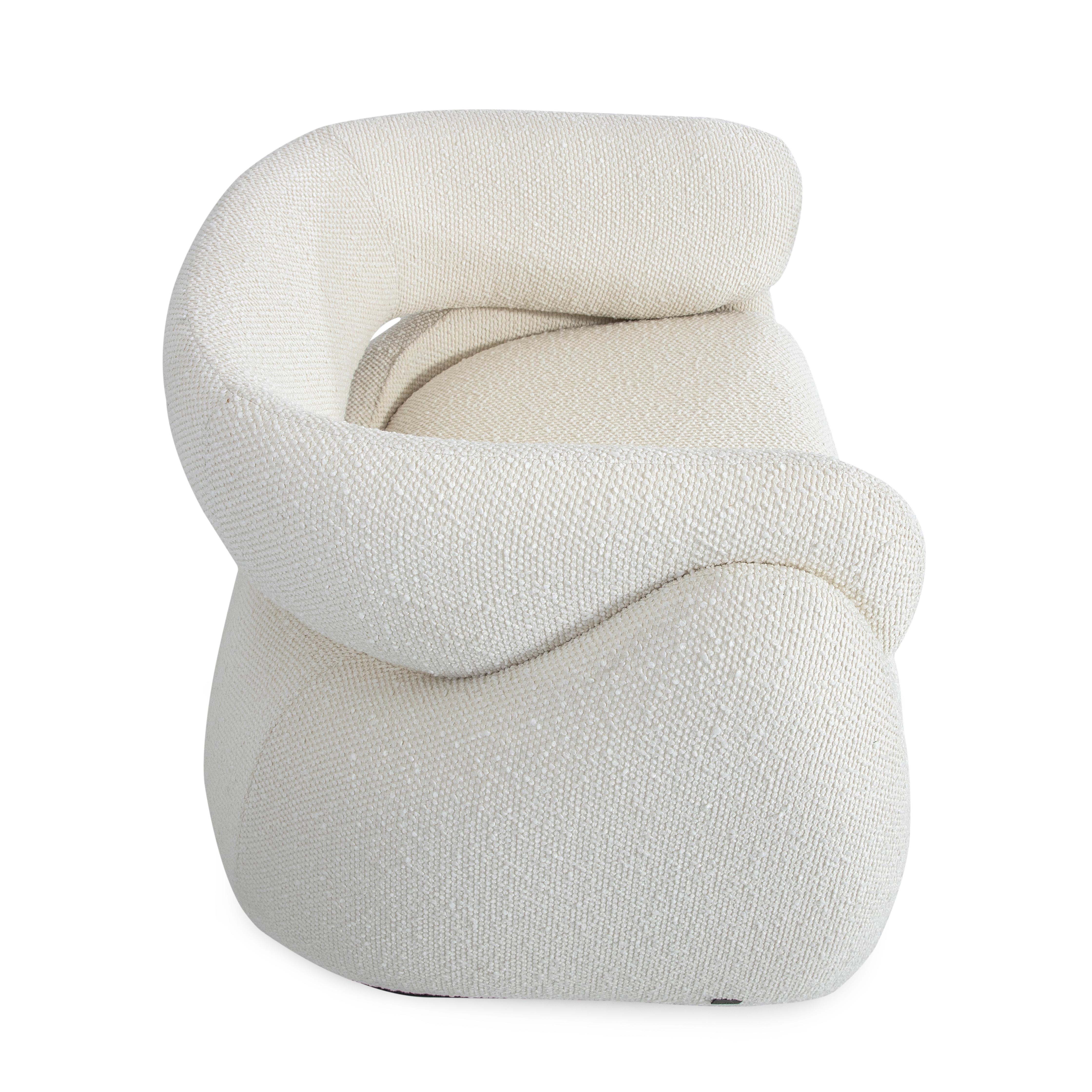Anpassbarer schwarzer, mattweißer Boucle-Sessel, inspiriert von Ozeanwellen, Mare im Angebot 1