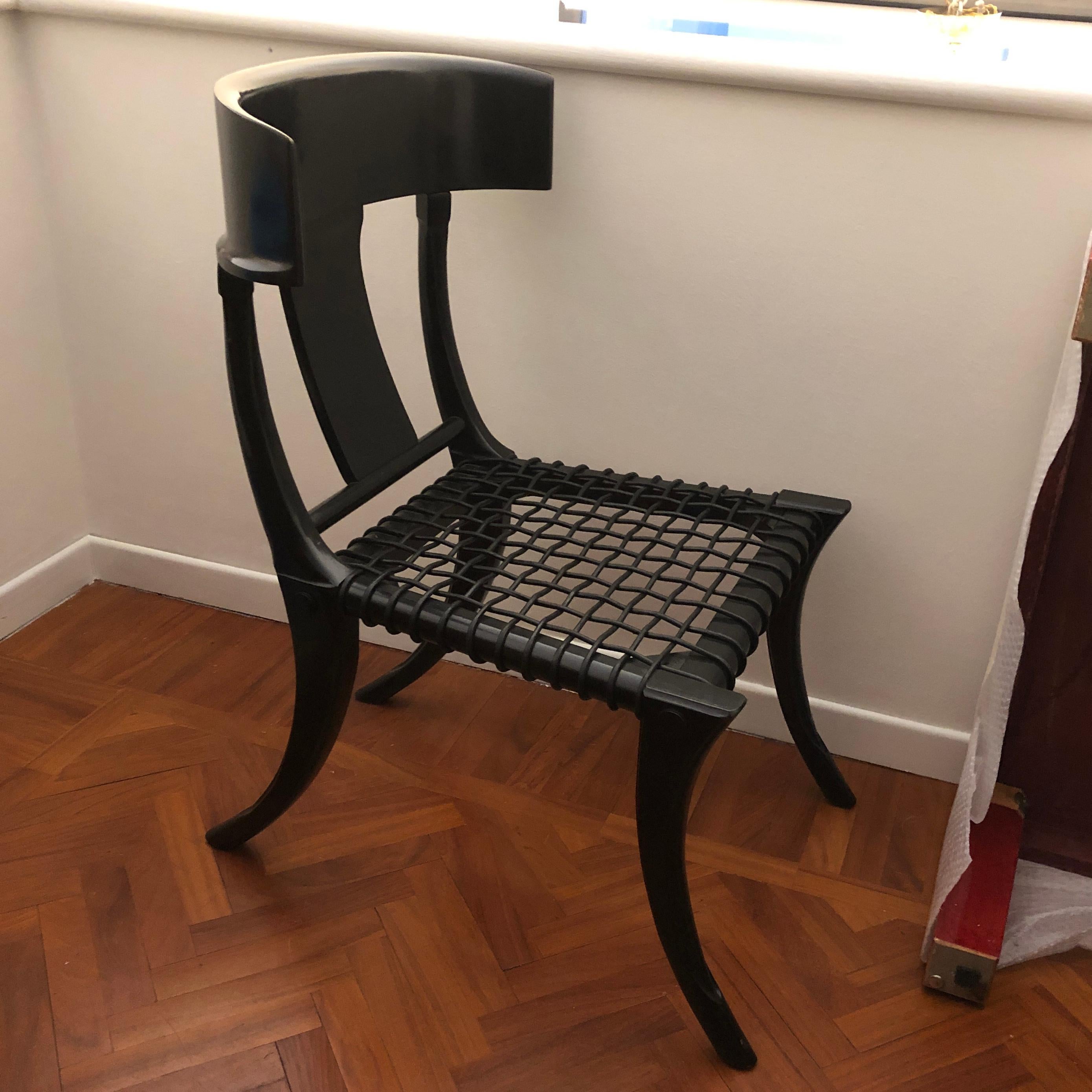 Anpassbare Schwarz gewebte Leder Säbelbeine Klismos Stühle Andere Farben möglich (Italienisch) im Angebot