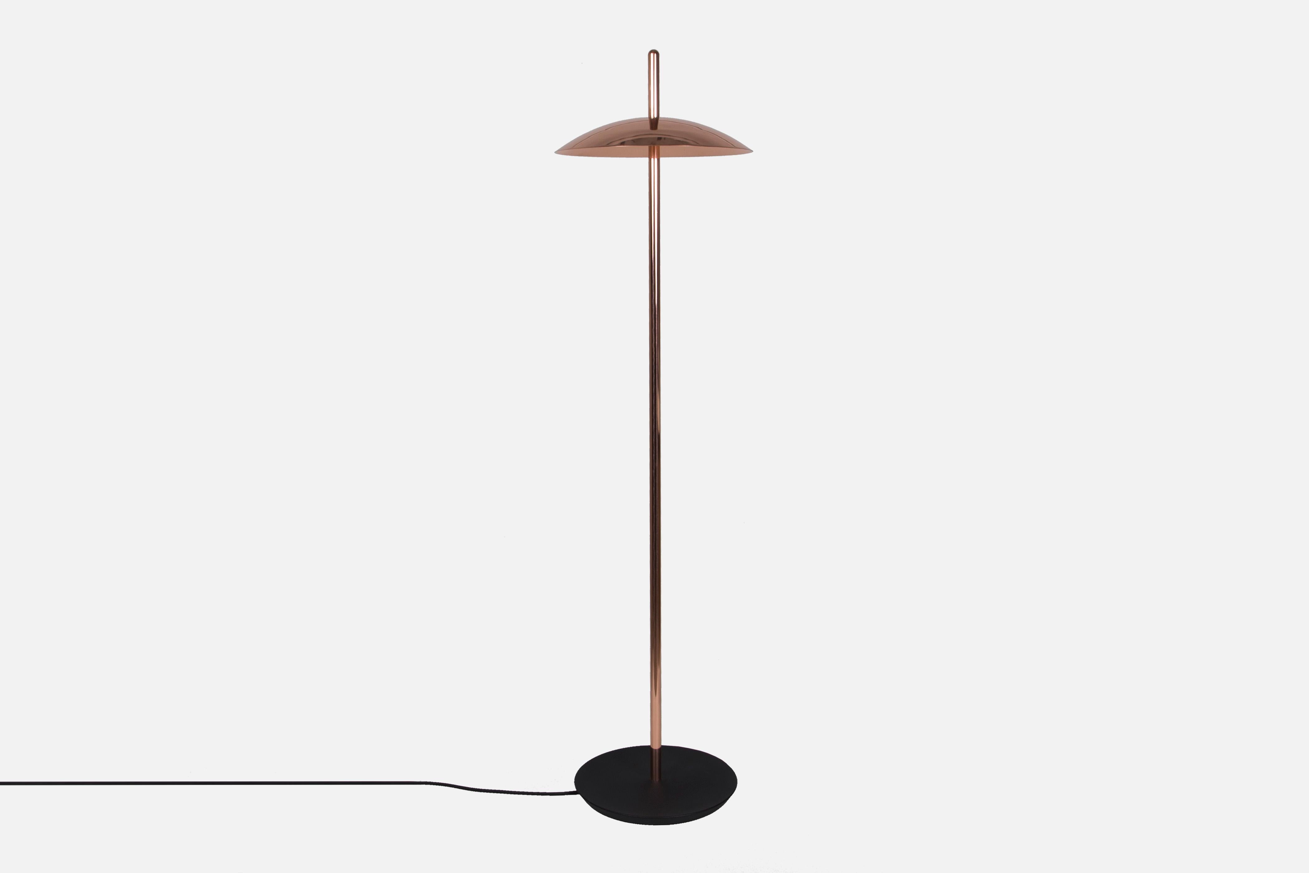 Schwarze Signal-Stehlampe aus Nickel von Souda, auf Bestellung gefertigt (Gesponnen) im Angebot