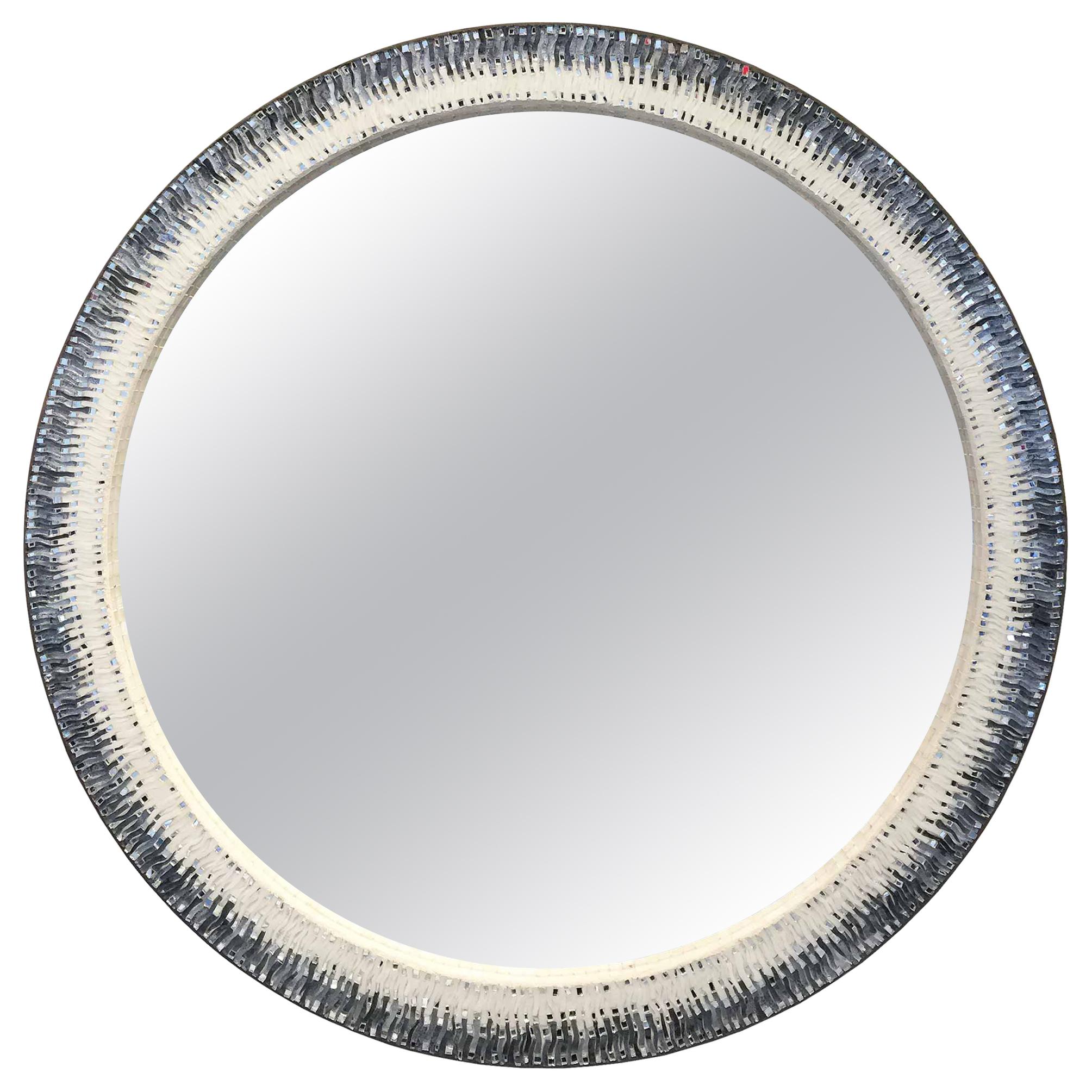 Miroir rond moderne en mosaïque Breara avec verre blanc et gris par Ercole Home