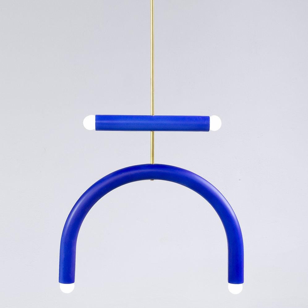 TRN E1 Pendant lamp / ceiling lamp / chandelier 
Designer: Pani Jurek

Dimensions: H 67 x 55 x 5 cm
Model shown: Cobalt blue

Bulb (not included): E27/E26, compatible with US electric system

Materials: Hand glazed ceramic and brass
Rod: brass,