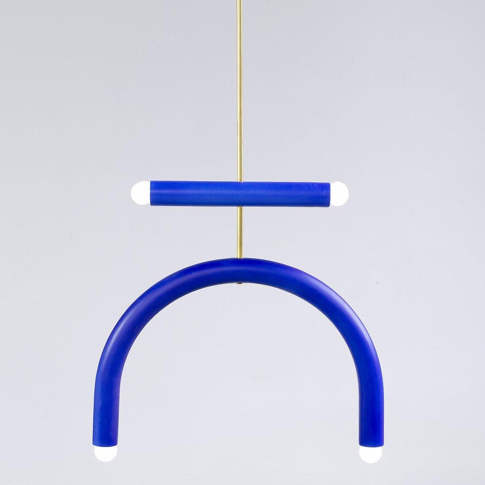 TRN E1 Lampada a sospensione / lampada a soffitto / lampadario 
Designer: Pani Jurek

Dimensioni: H. 67 x 55 x 5 cm

Lampadina (non inclusa): E27/E26, compatibile con il sistema elettrico statunitense

Materiali: Ceramica smaltata a mano e