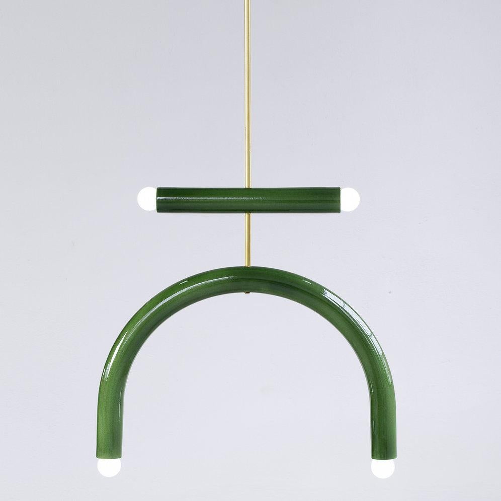 Organico moderno Lampada a sospensione in ceramica personalizzabile 'TRN E1' di Pani Jurek, asta in ottone, Greene & Greene in vendita