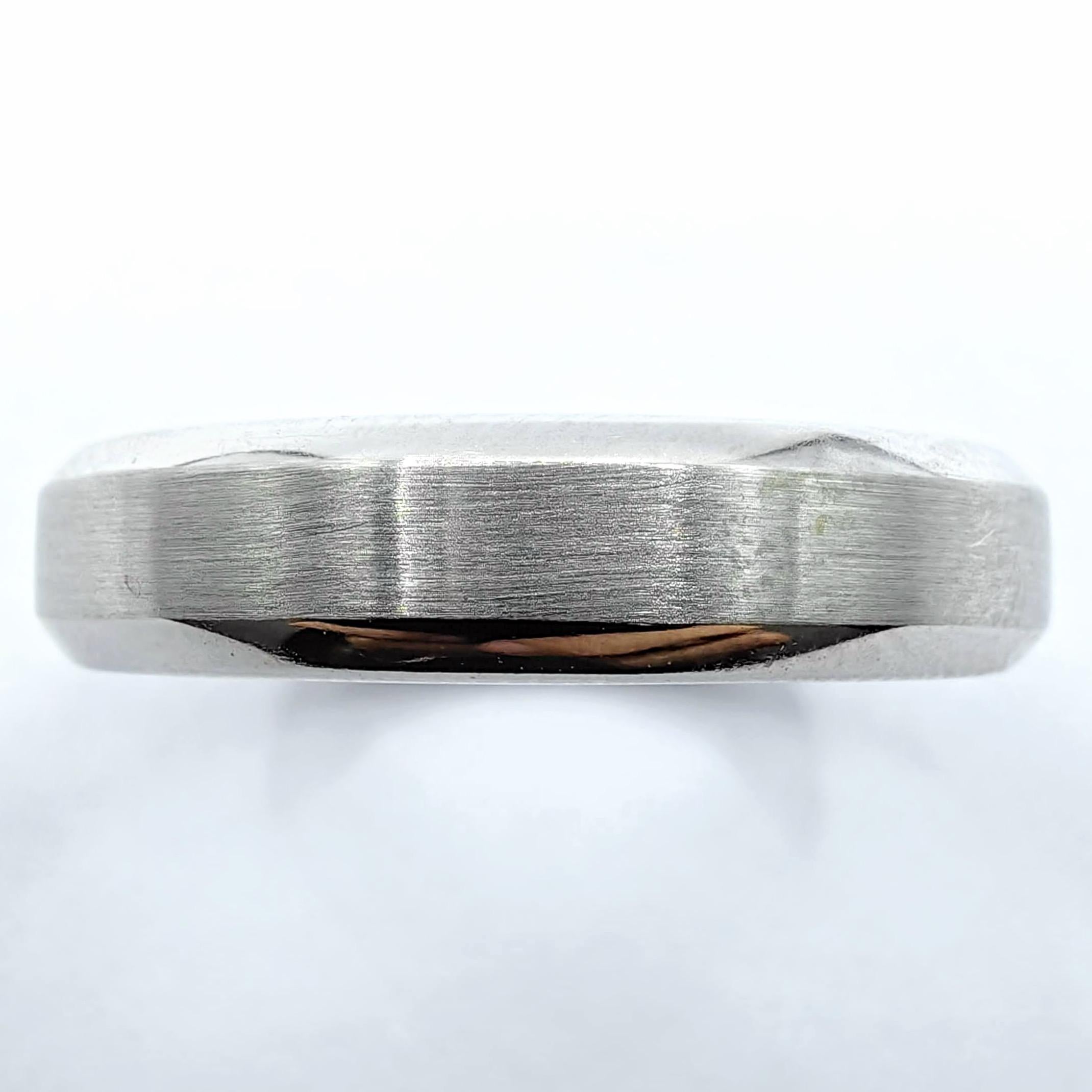 in vendita:  Fascia nuziale classica Comfort Fit con finitura lucida in oro bianco 14 carati personalizzabile 2