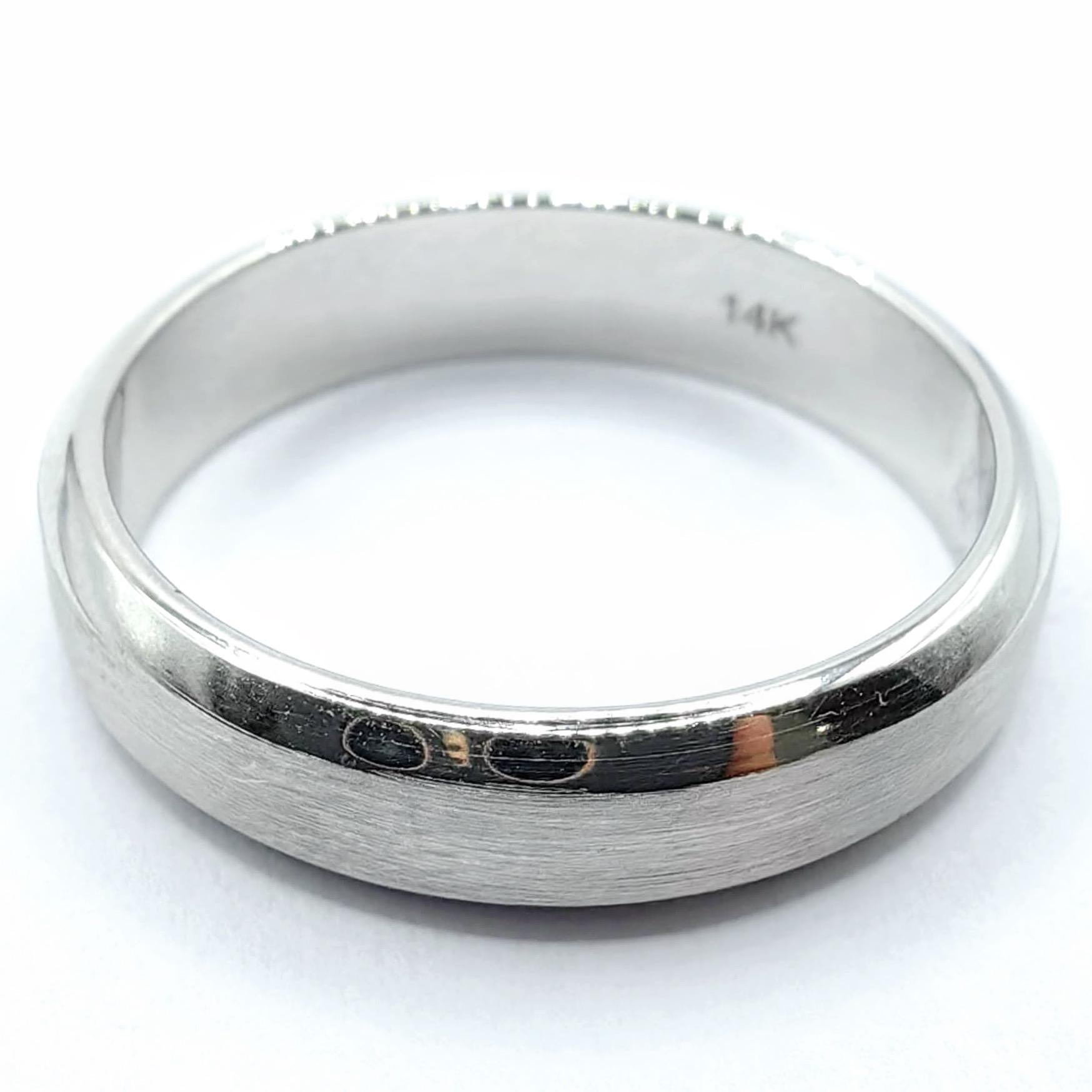 in vendita:  Fascia nuziale classica Comfort Fit con finitura lucida in oro bianco 14 carati personalizzabile 4