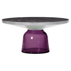 Mesa de centro personalizable ClassiCon Bell con tapa de mármol  por Sebastian Herkner