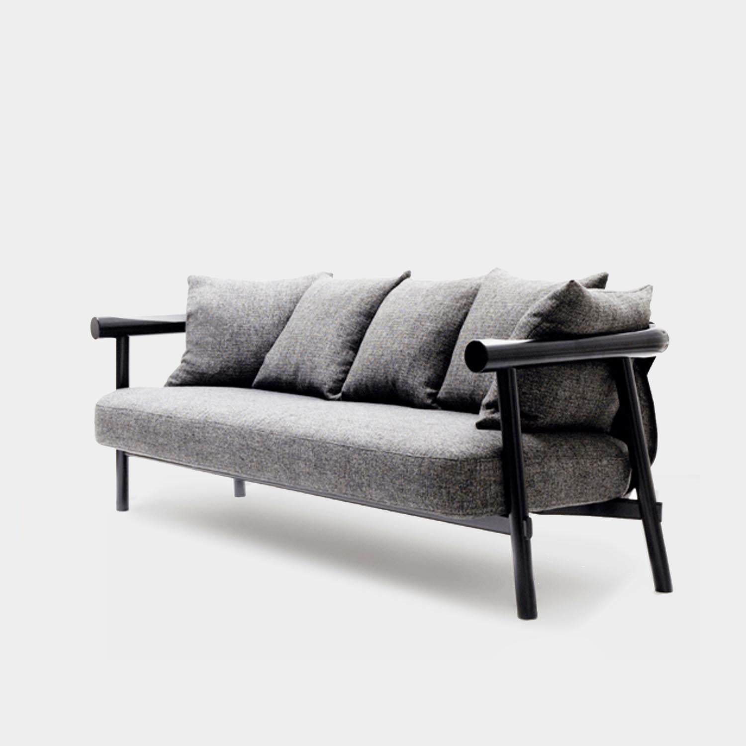 Solid beech frame, natural or black gloss finish
Seat and cushions in fabrics Lama de Mario Sirtori
(75 % Wool , 15 % Alpaga, 20% Polyamide)

Dimensions :
L 190 x P 76 x H 90 cm – assise 36 cm