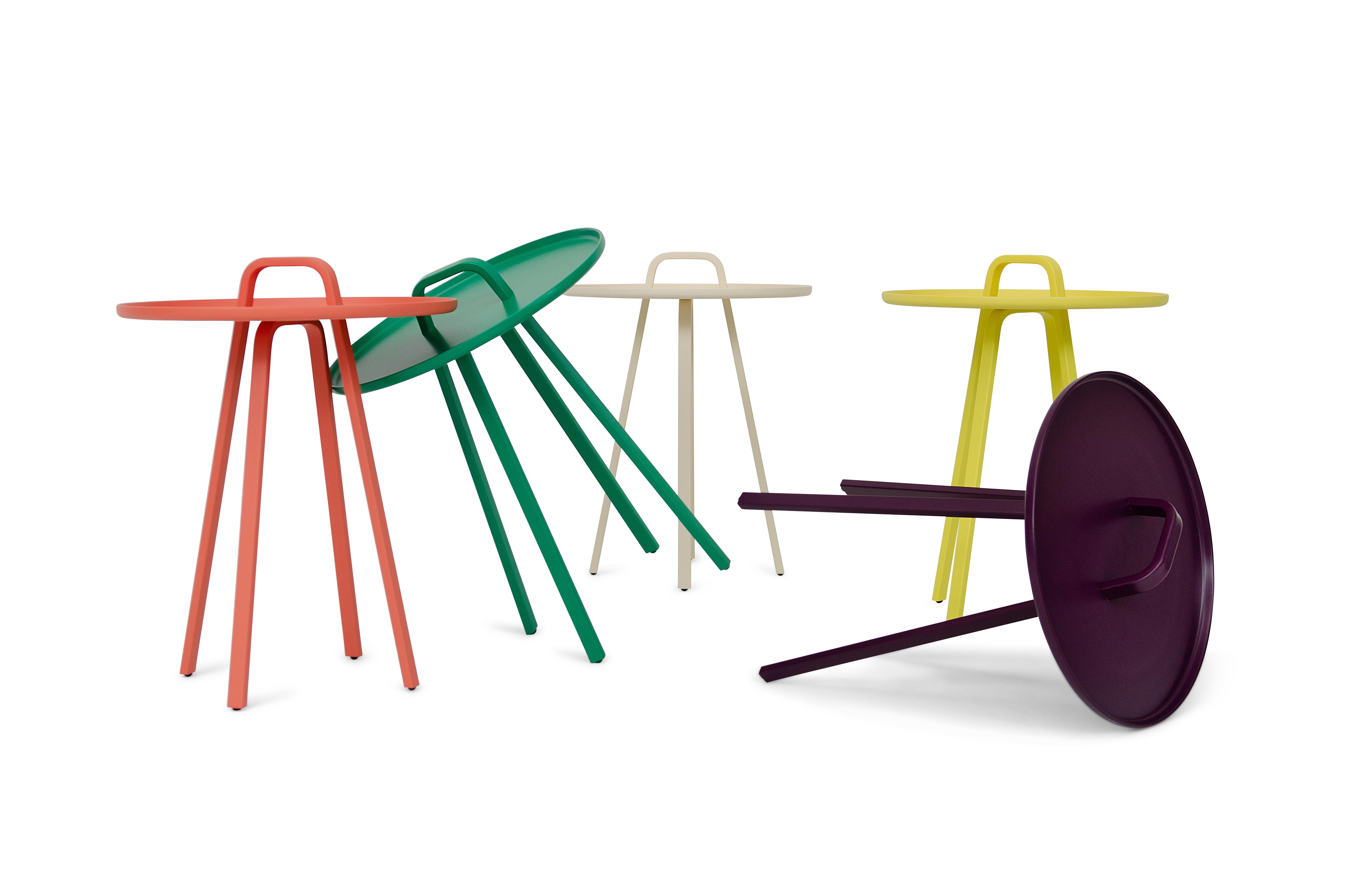 SET OF TWO
Tor is designed with the idea that a side table needs to be carried around easily.

The raised edge of the top prevents things slide off easily. The handle that comes out of the legs makes Tor easy to pick up and gives the table its