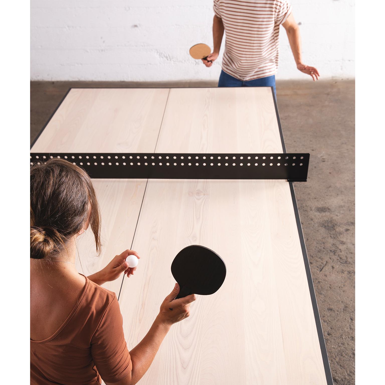 Moderner „Column“ Ping Pong-Tisch mit spielender Oberfläche aus Eschenholz und Stahlfuß (Holzarbeit) im Angebot