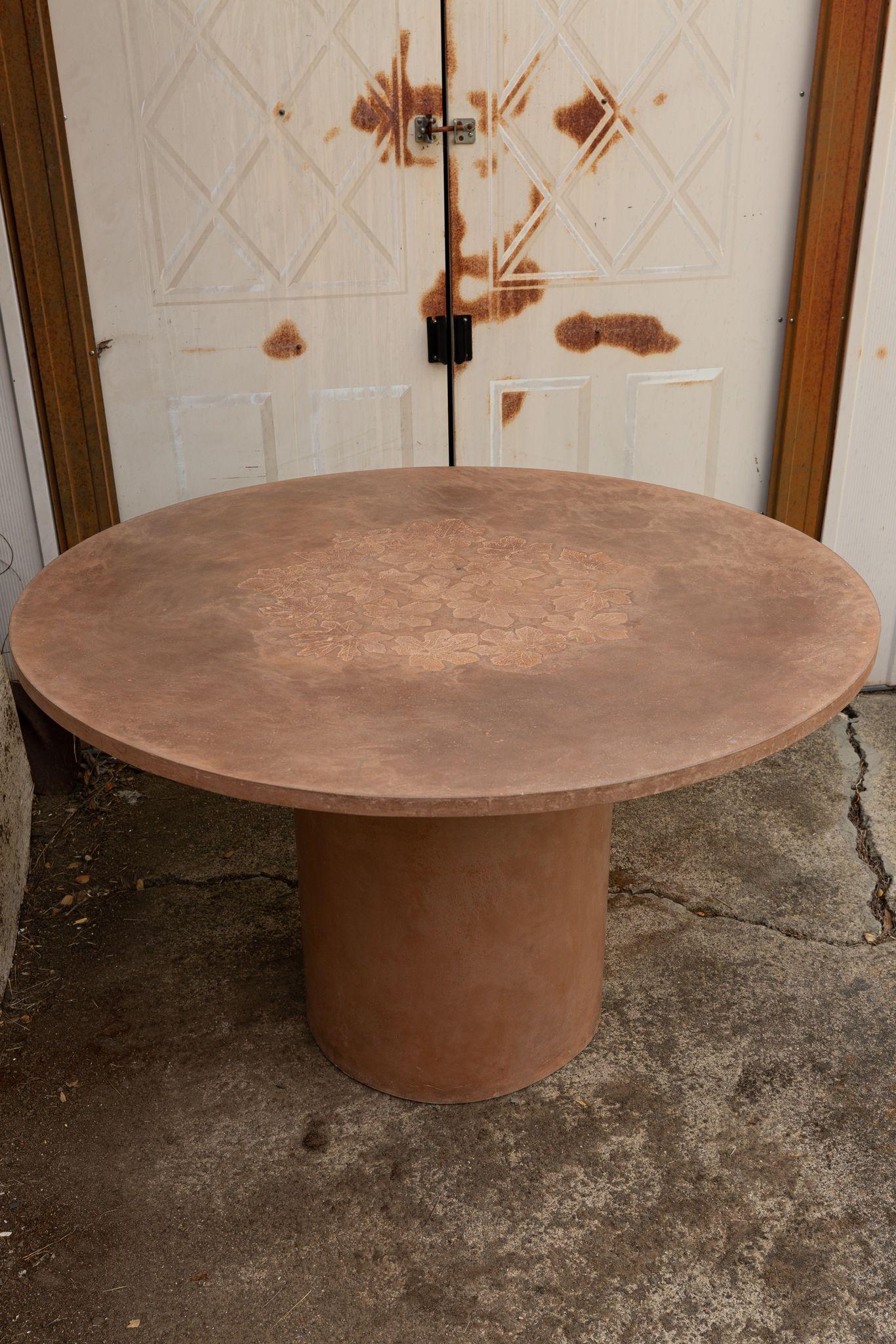 American Customizable Concrete Round Pillar Dining Tables For Sale