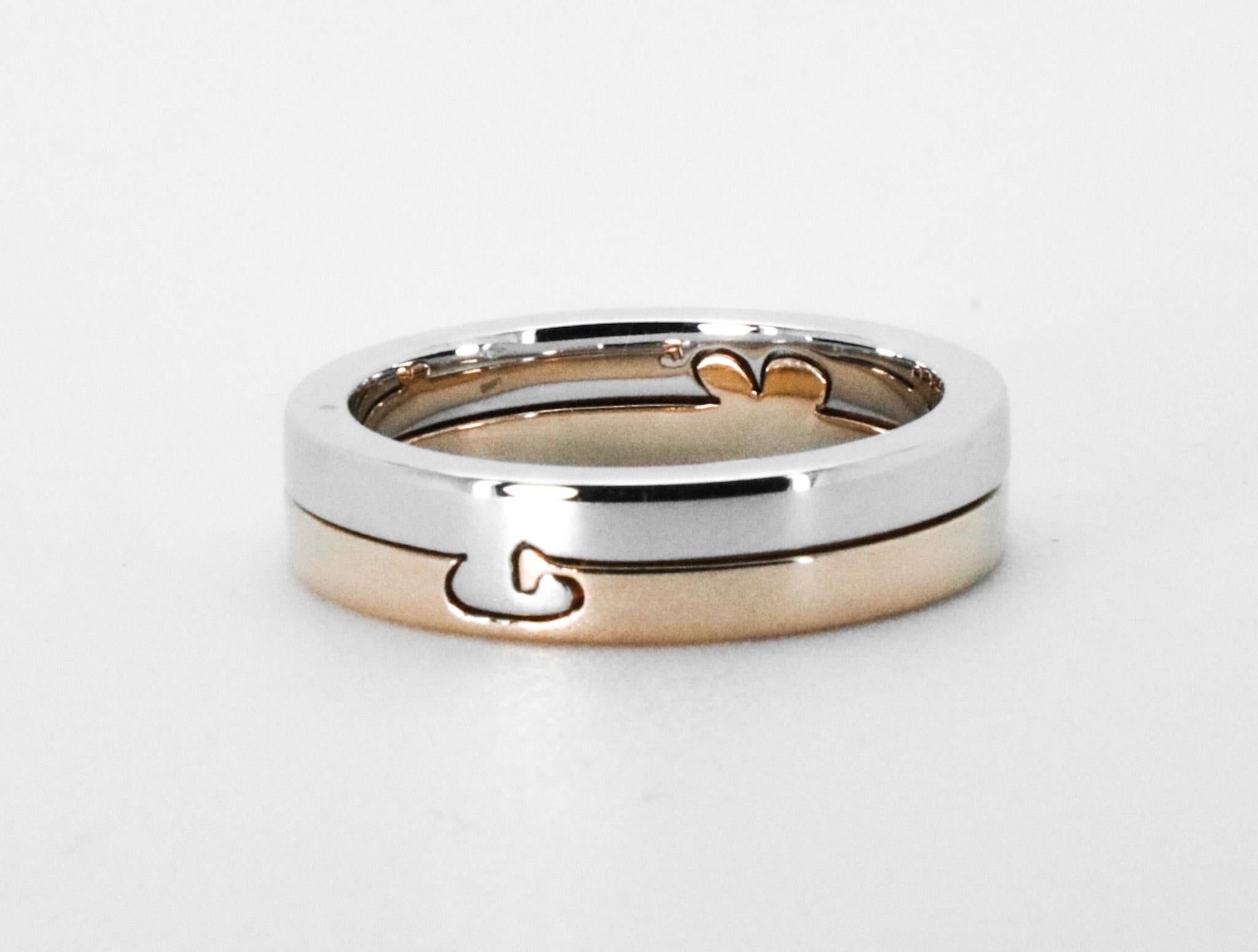 Modern Bespoke 18k Gold Wedding Ring with Interlocking Initials Design For Sale
