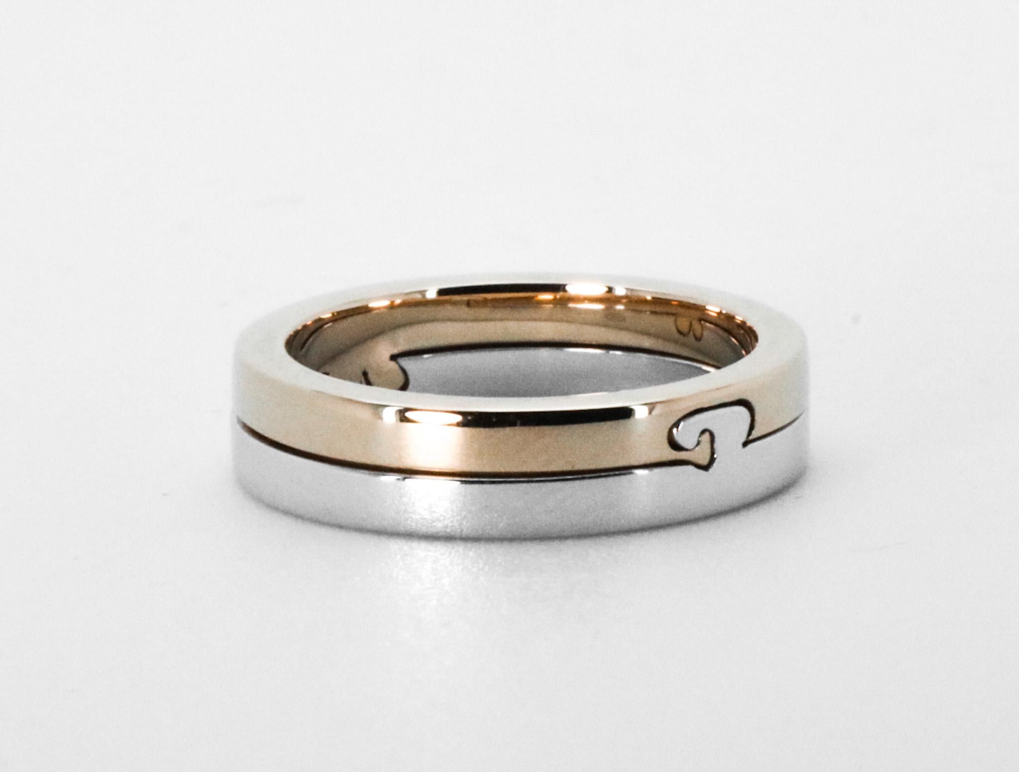 Bespoke 18k Gold Wedding Ring with Interlocking Initials Design In New Condition For Sale In Milan, IT