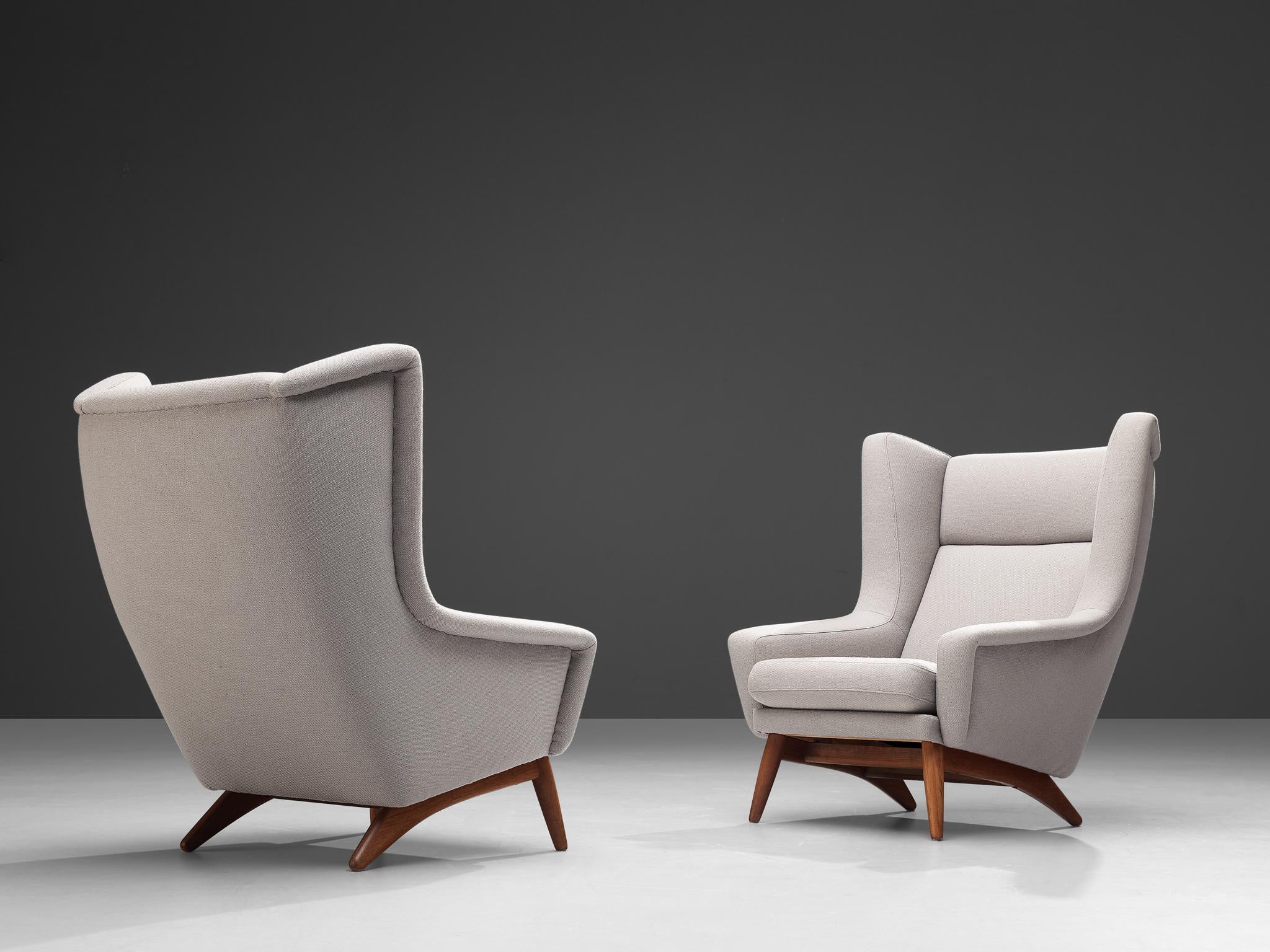 Chaises longues, teck, rembourrage blanc cassé, Danemark, années 1950

Cette chaise de salon The Modern Scandinavian se caractérise par un design élégant et intemporel basé sur des formes élégantes et des lignes épurées. Les oreilles légèrement en