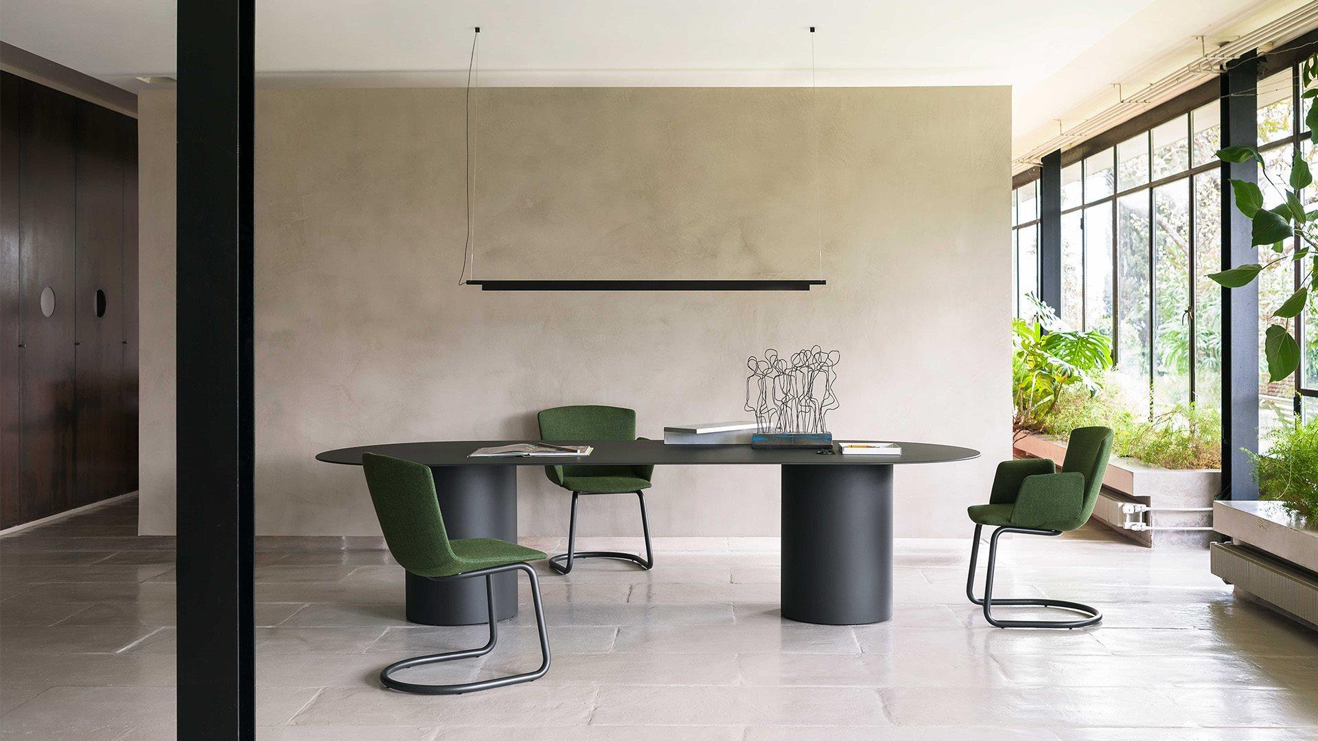 Italian Customizable Desalto MM8 Table by Guglielmo Poletti For Sale