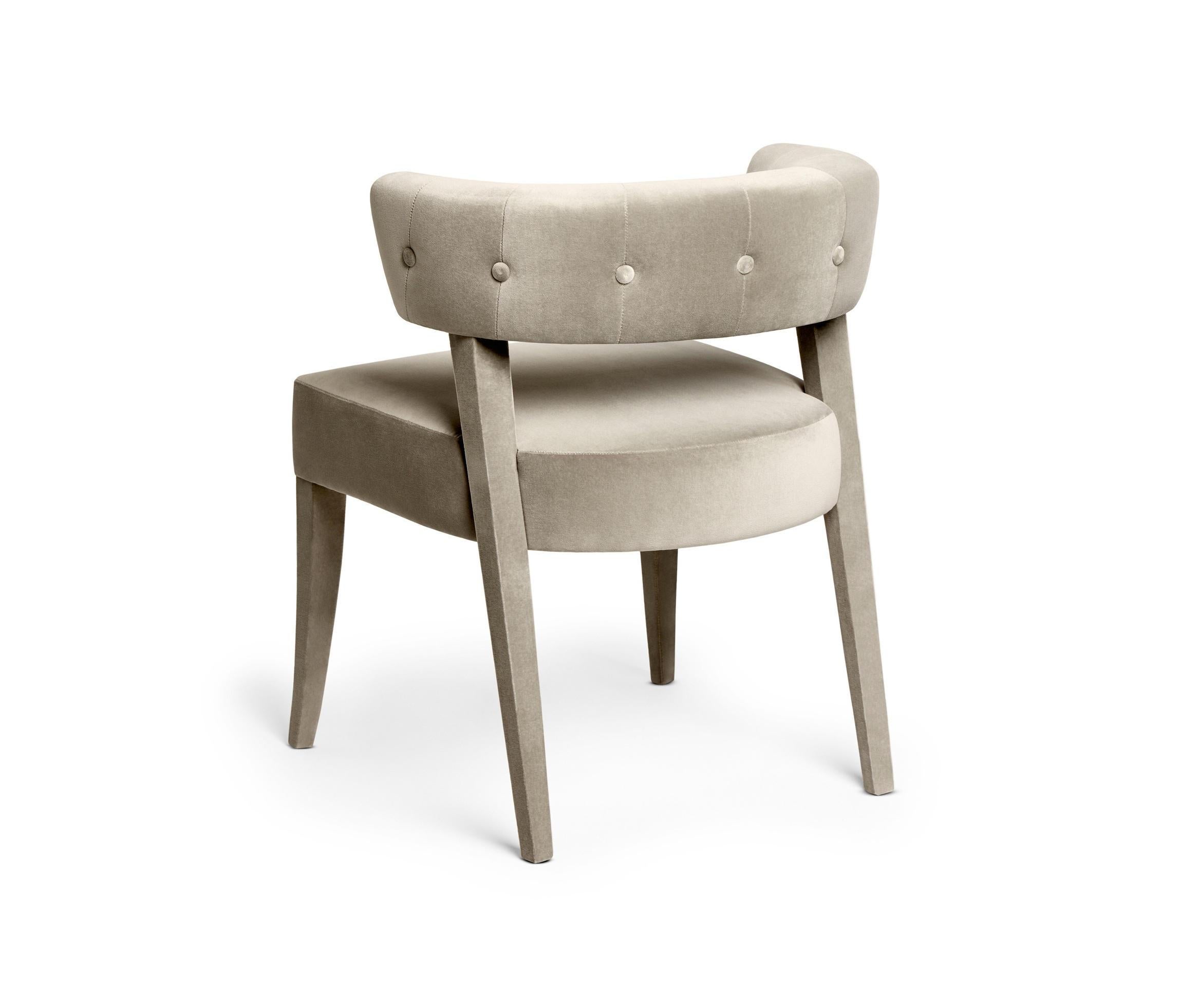 Anpassbarer Designerstuhl mit geschwungener Rückenlehne und ergonomischem Design (Moderne) im Angebot