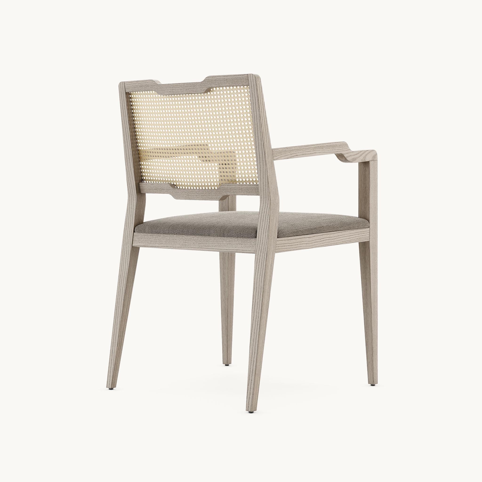 Poltrona da pranzo personalizzabile con schienale in rattan in finitura noce In condizioni Nuovo in vendita a NEW YORK, NY