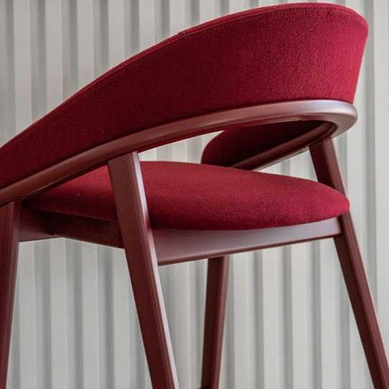 Fait main Chaise de salle à manger personnalisable conçue pour un confort exceptionnel en vente