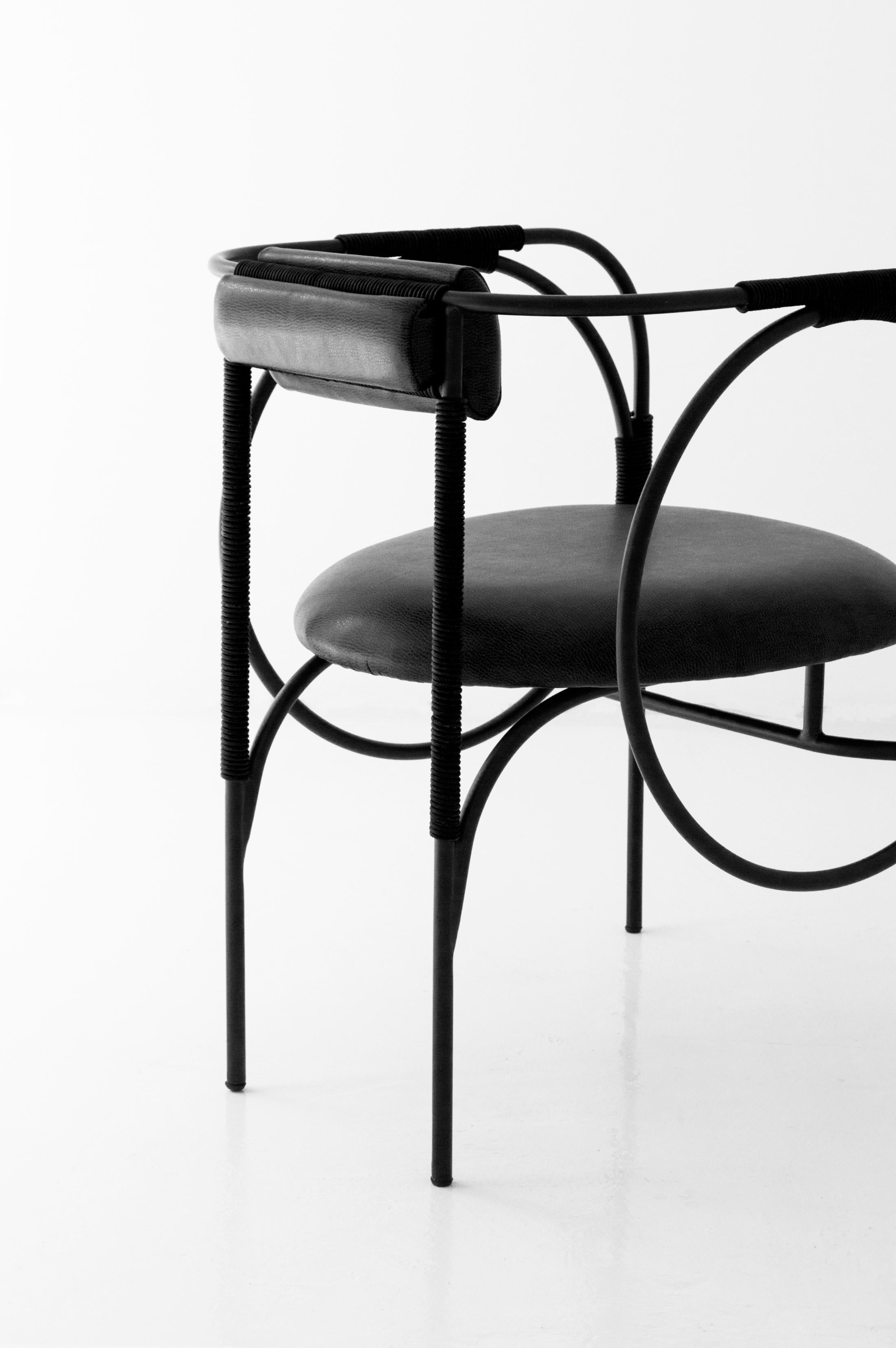 Customizable Dining Room Chair TROTTER, recycled leather and steel —Black In New Condition For Sale In Mexico City, MX
