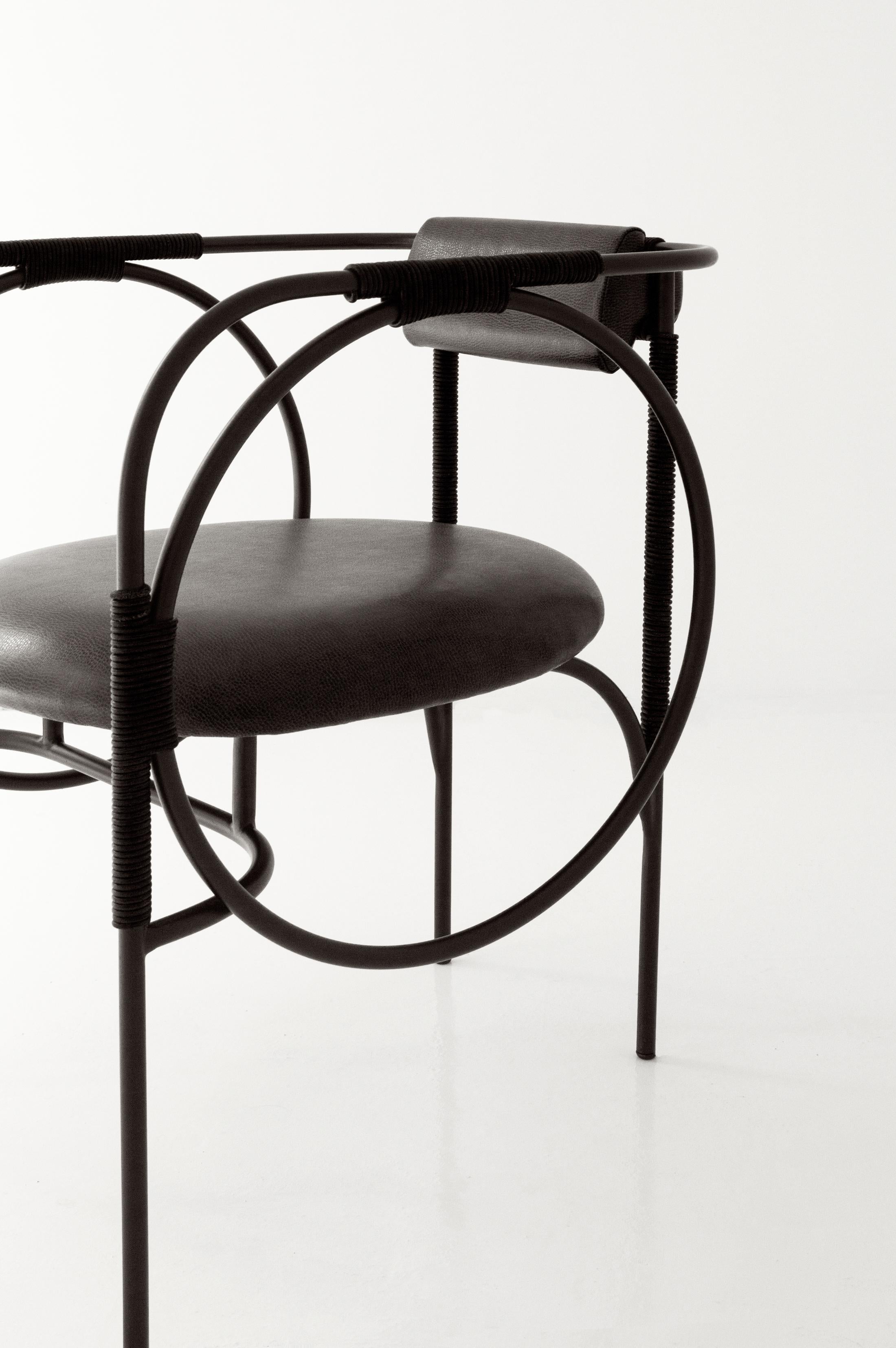 Contemporary Customizable Dining Room Chair TROTTER, recycled leather and steel —Black For Sale