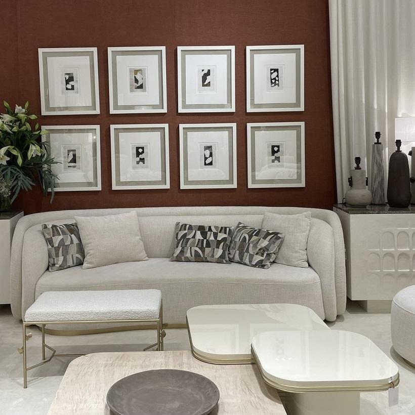 Canapé à double dossier personnalisable avec Silhouette courbée en tissu Ultra Suede Neuf - En vente à NEW YORK, NY