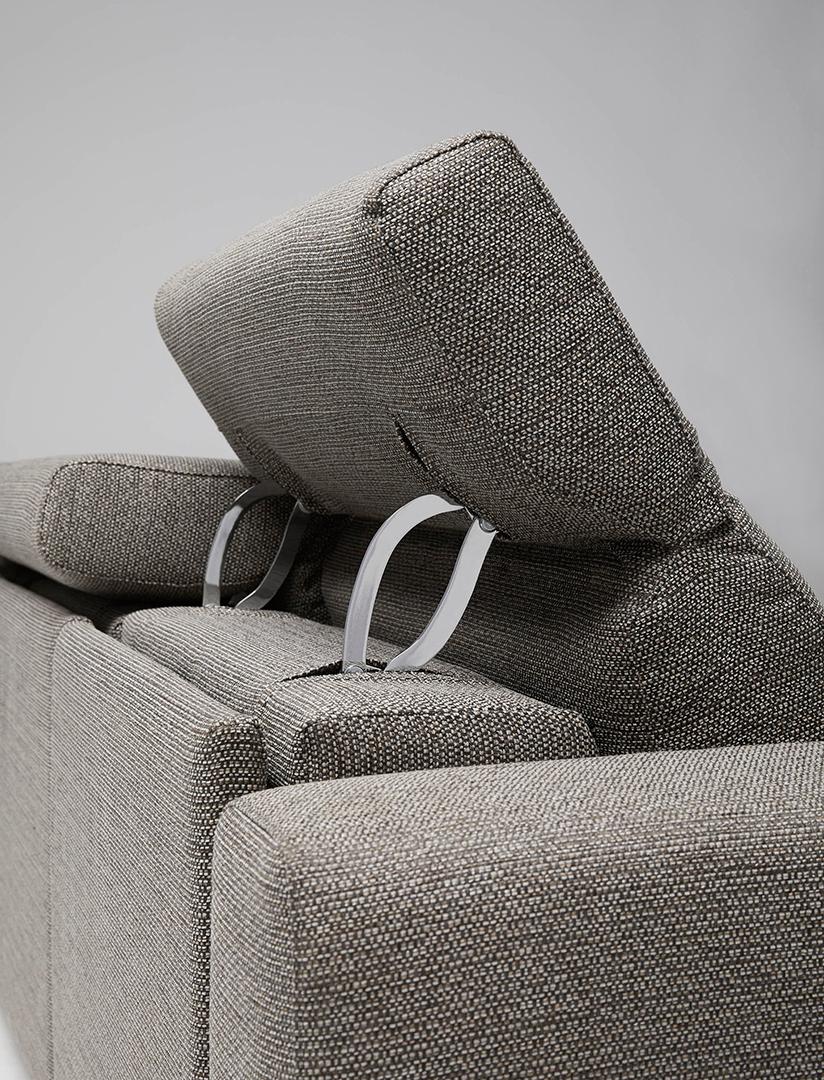 Metal Customizable Electric Reclining Sofa For Home Cinemas In High Resistance Velvet For Sale