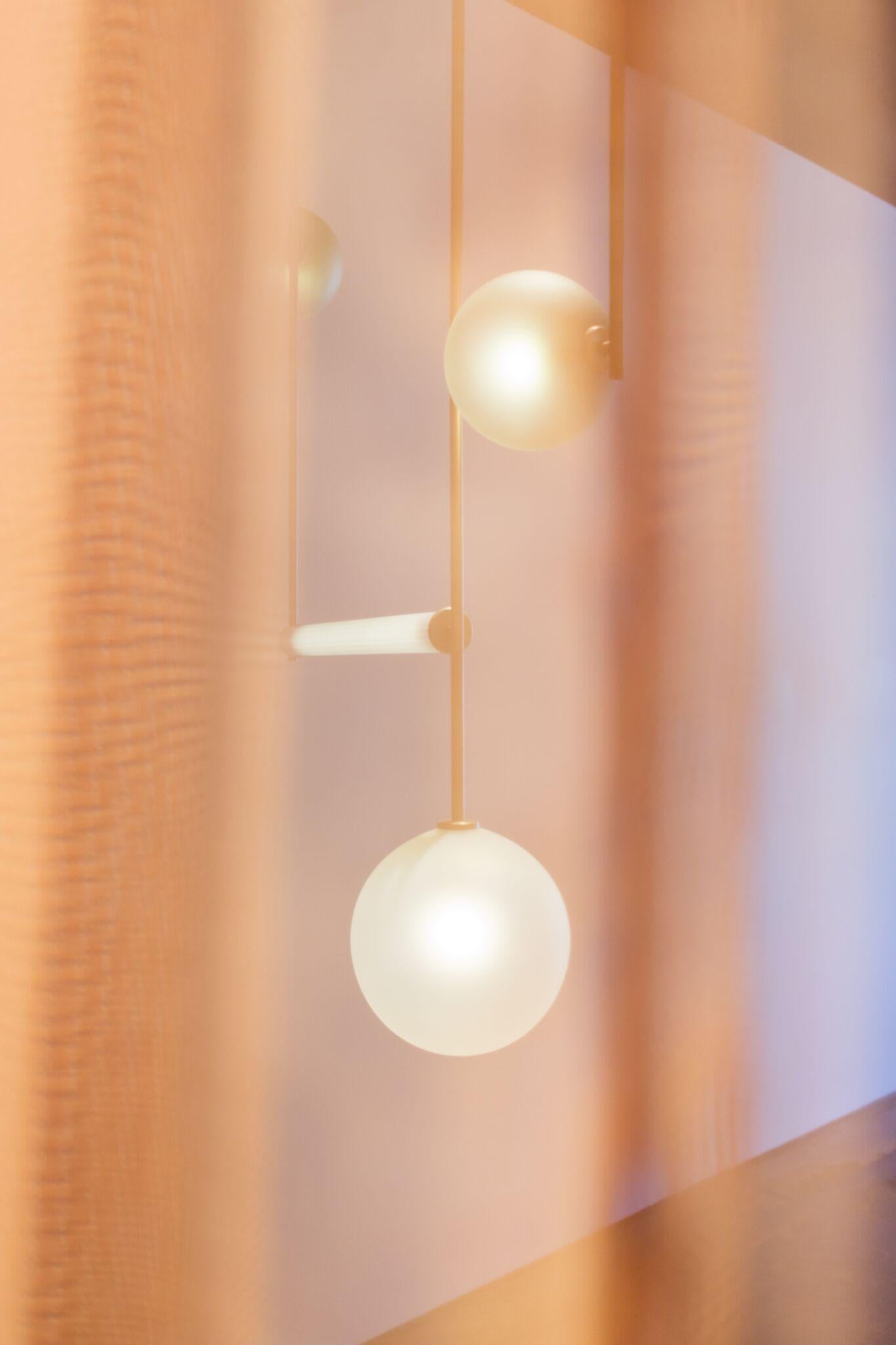 Américain Lustre linéaire de la collection Equalizer quatre pièces - vert fumé et crème en vente