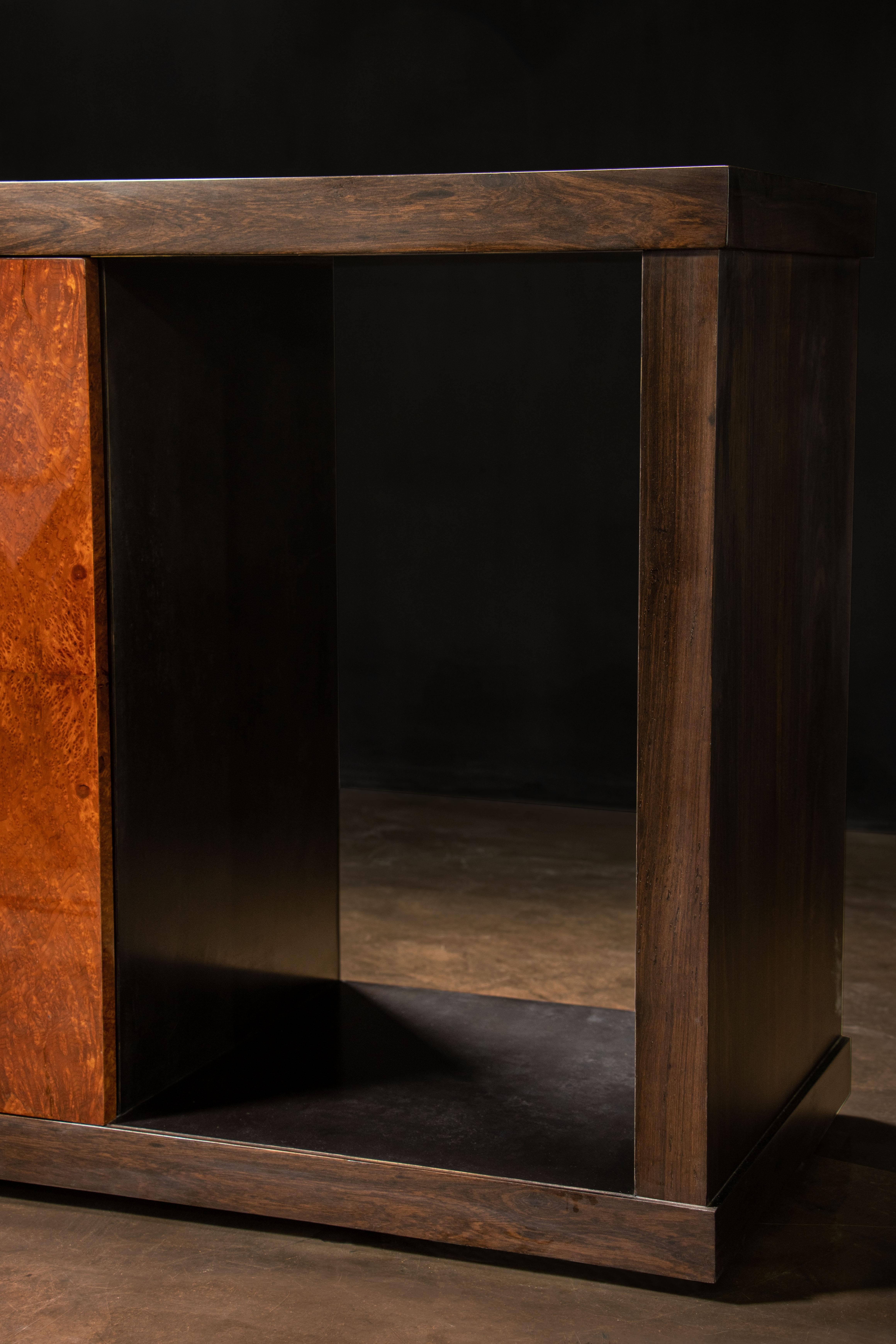 Anpassbares Sideboard aus exotischem Holz und Ölgeriebener Bronze von Costantini, Bertolucci im Angebot 6