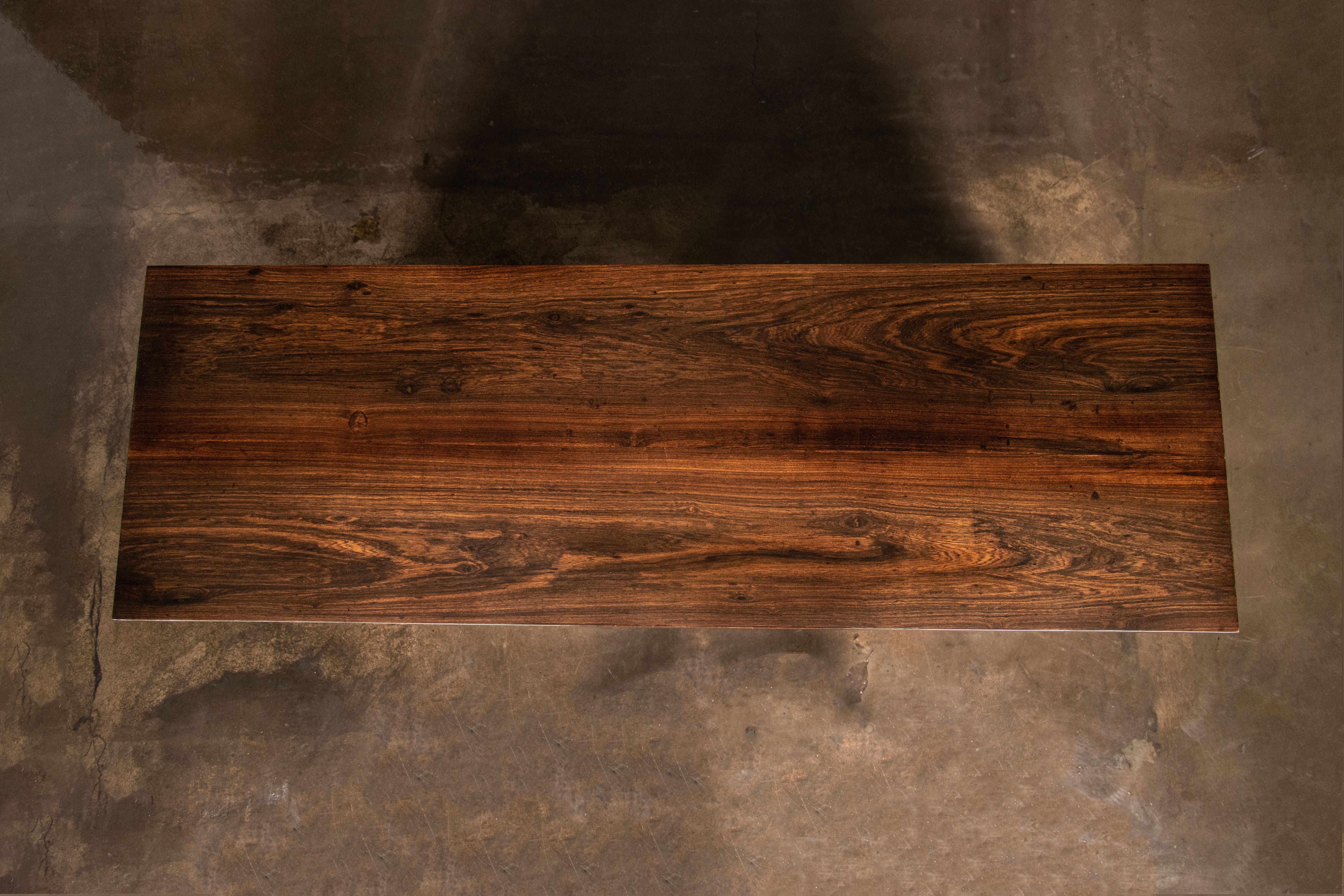 Anpassbares Sideboard aus exotischem Holz und Ölgeriebener Bronze von Costantini, Bertolucci im Angebot 3