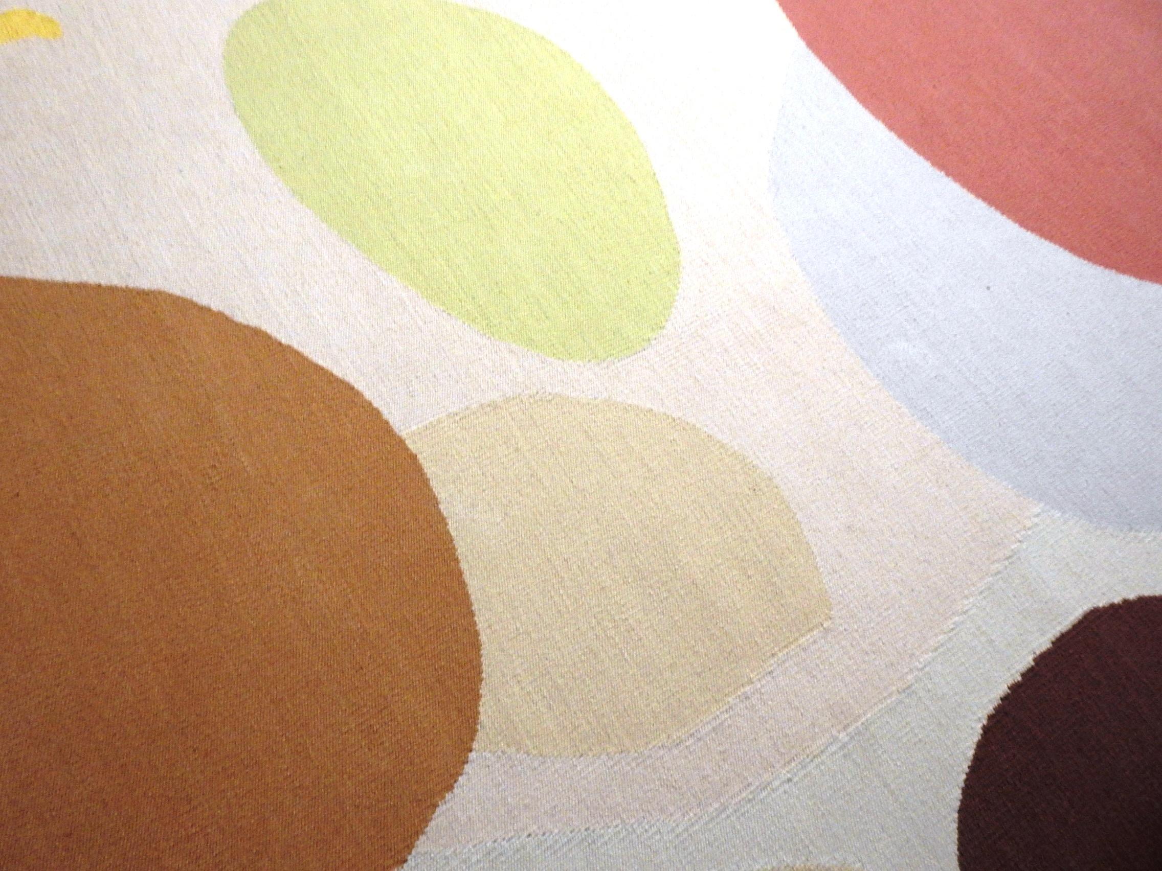 Indien Kilim tissé à plat personnalisable à partir d'aquarelle en pure laine, crème, corail, vert en vente