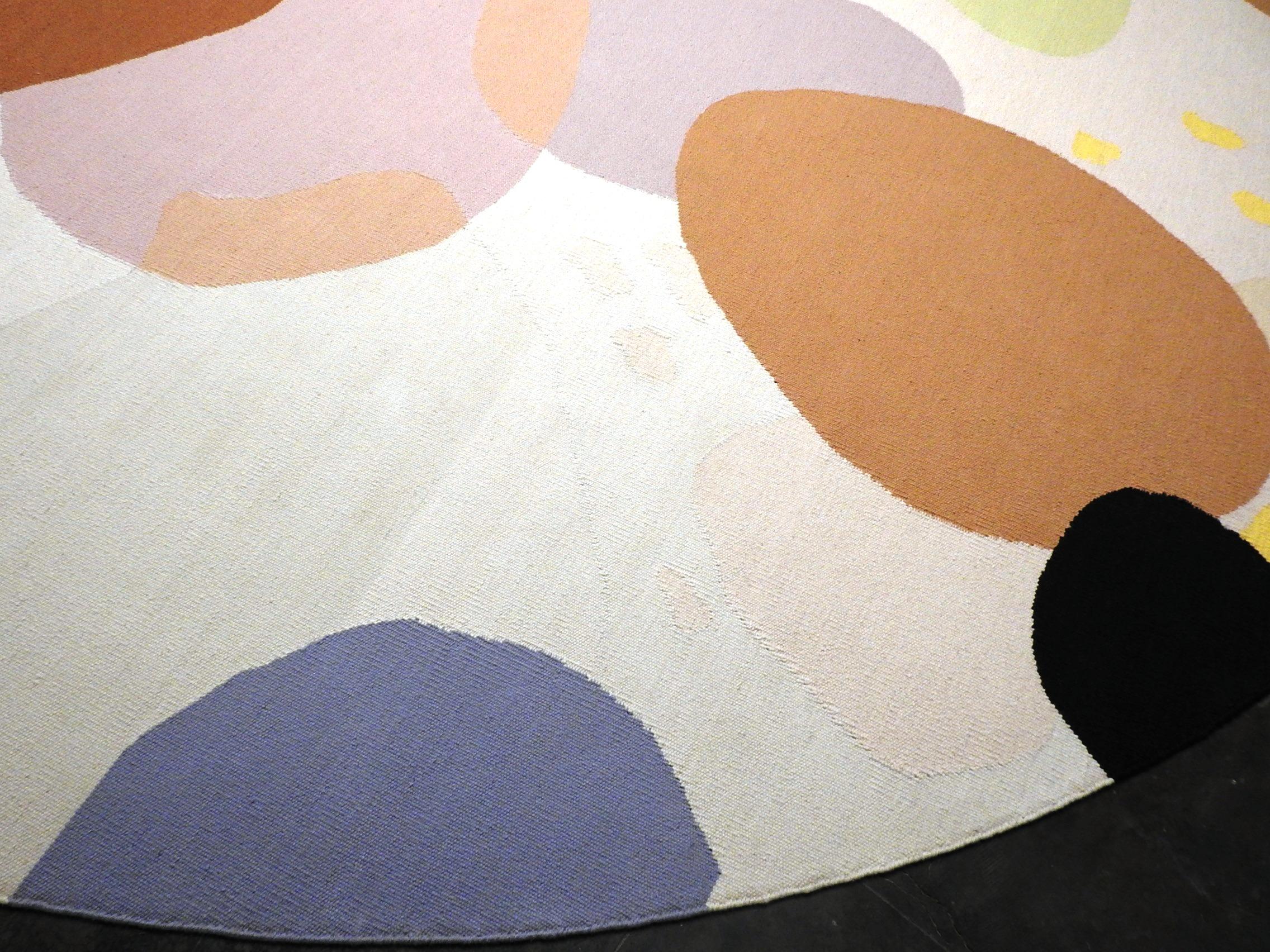 Kilim tissé à plat personnalisable à partir d'aquarelle en pure laine, crème, corail, vert Neuf - En vente à Munich, DE