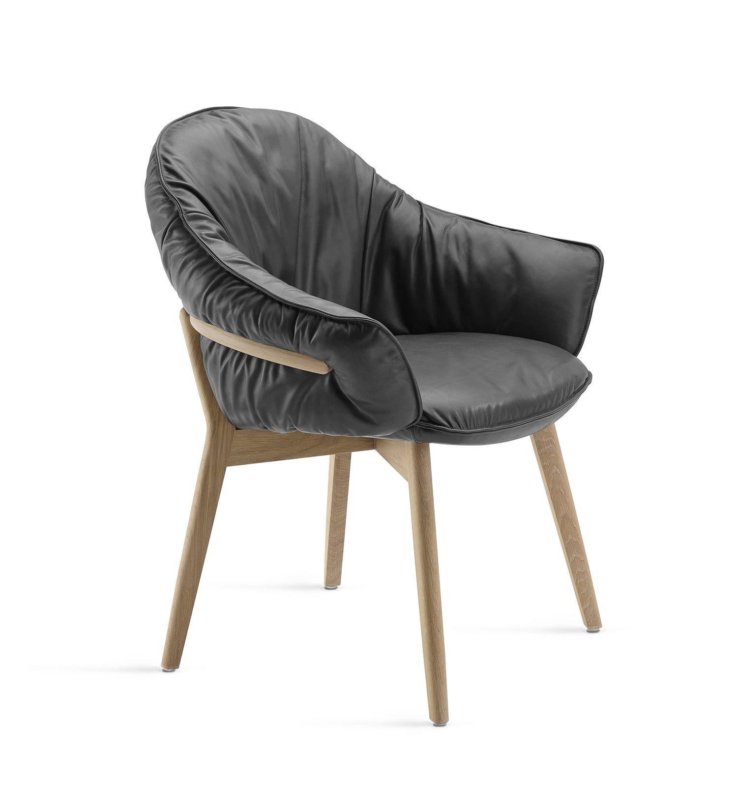 Customizable Freifrau Marie Armchair by  Hoffmann Kahleyss Design For Sale 1