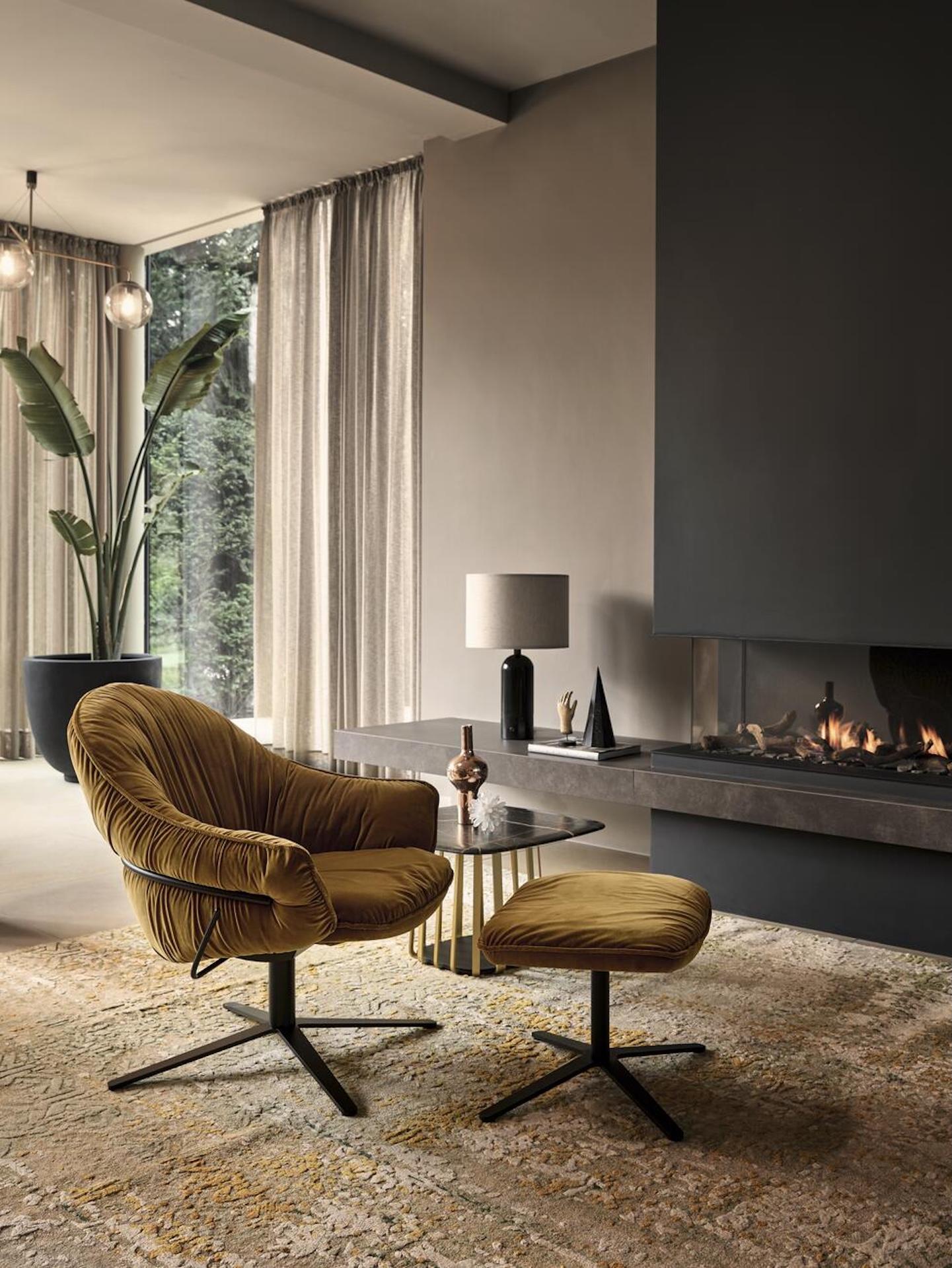 Marie Lounge Chair: A welcome.
Price for X-base frame
with rocker/tilting mechanism (2.3.1)
starting fabric


Marie is not just a chair, but also a gesture - and since this spring also a lounge chair.
Whoever wants to ride on the 2023 for the first