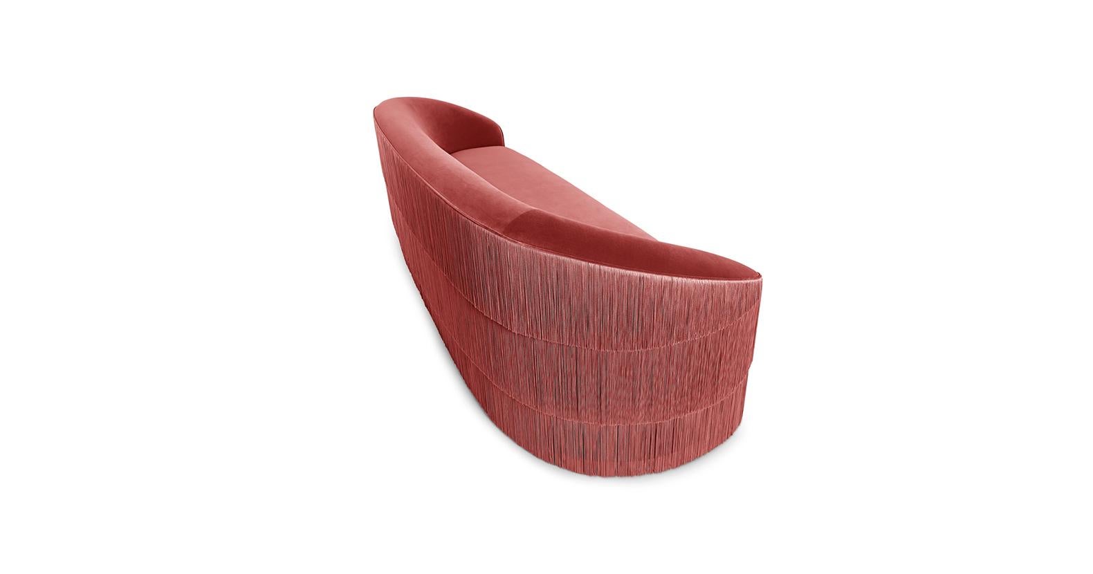 Ornements Loveseat par Munna en velours de coton moutarde à franges personnalisables en vente