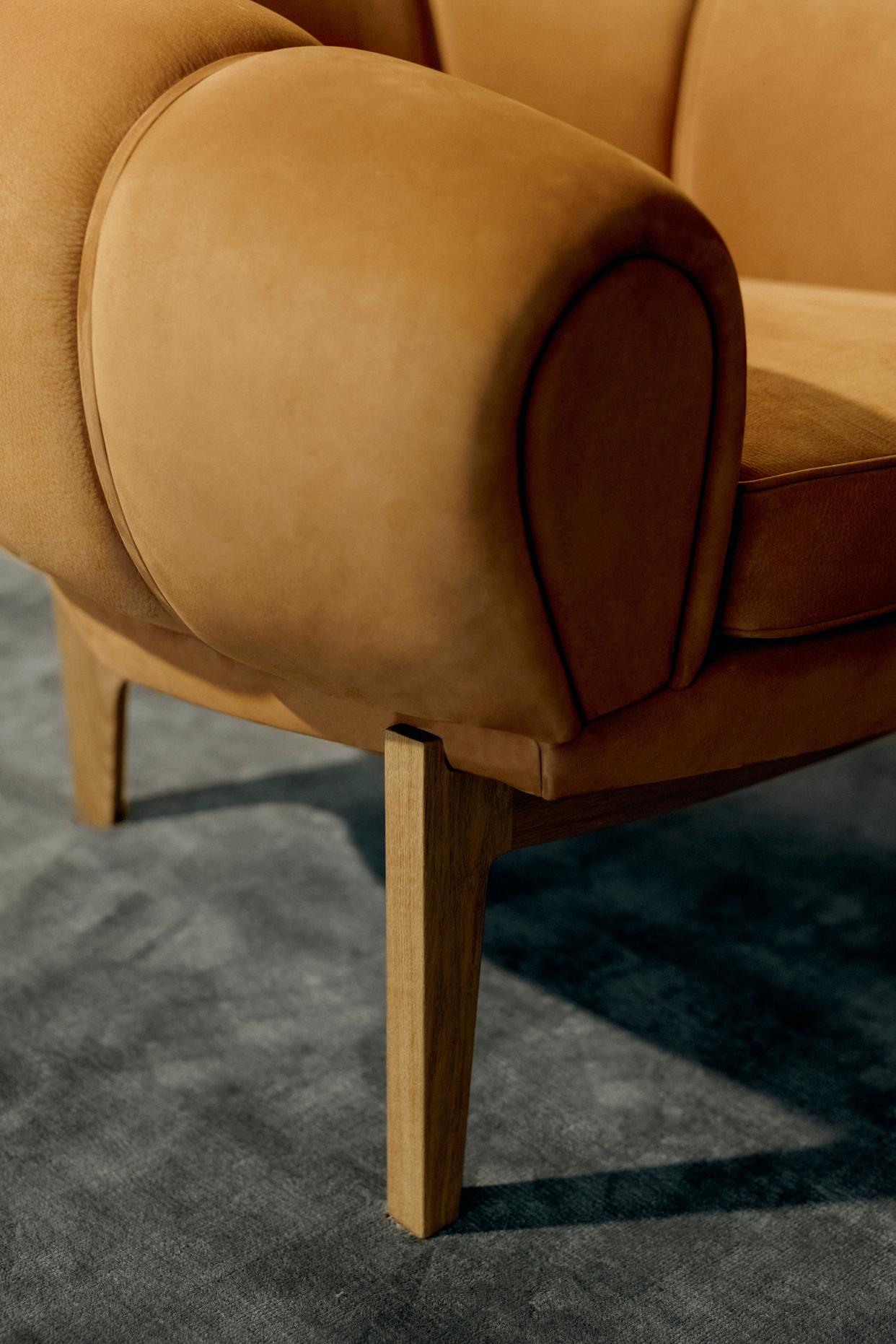 Customizable Gubi Croissant Lounge Chair Designed by Illum Wikkelsø For Sale 5