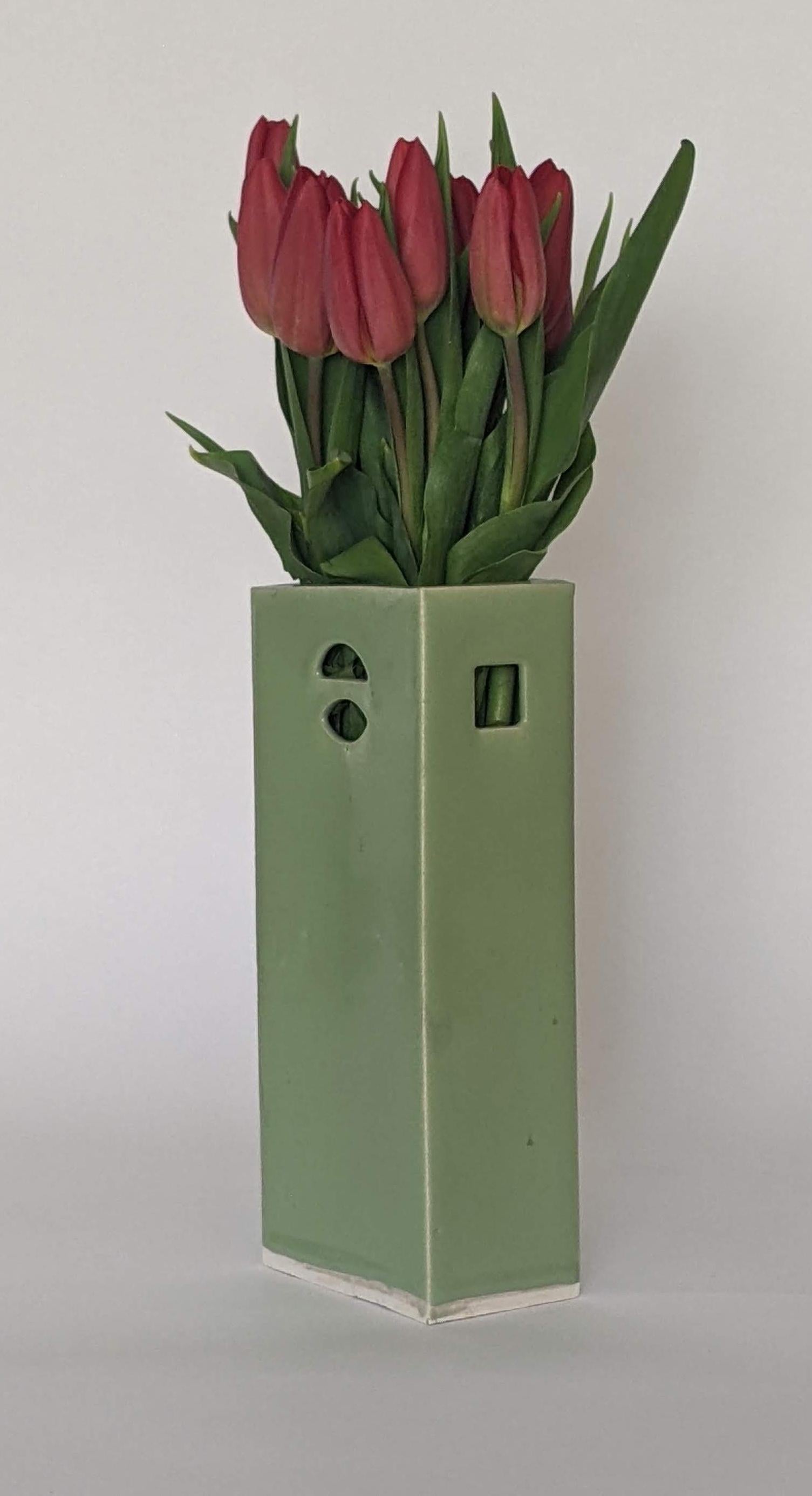 Modern Customizable Hand-crafted Ceramic Vase (Parliament A) by James Hicks For Sale