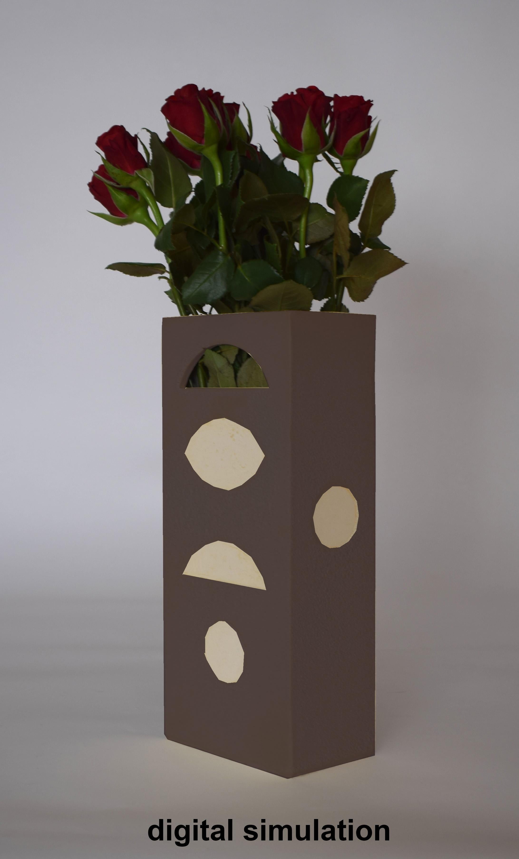 Céramique Vase personnalisable en céramique fabriqué à la main (Parliament B) de James Hicks en vente