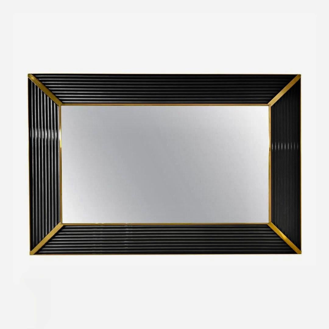 italien Personnalisable Italian Art Deco Design/One Iridescent Black Murano Glass Brass Mirror en vente