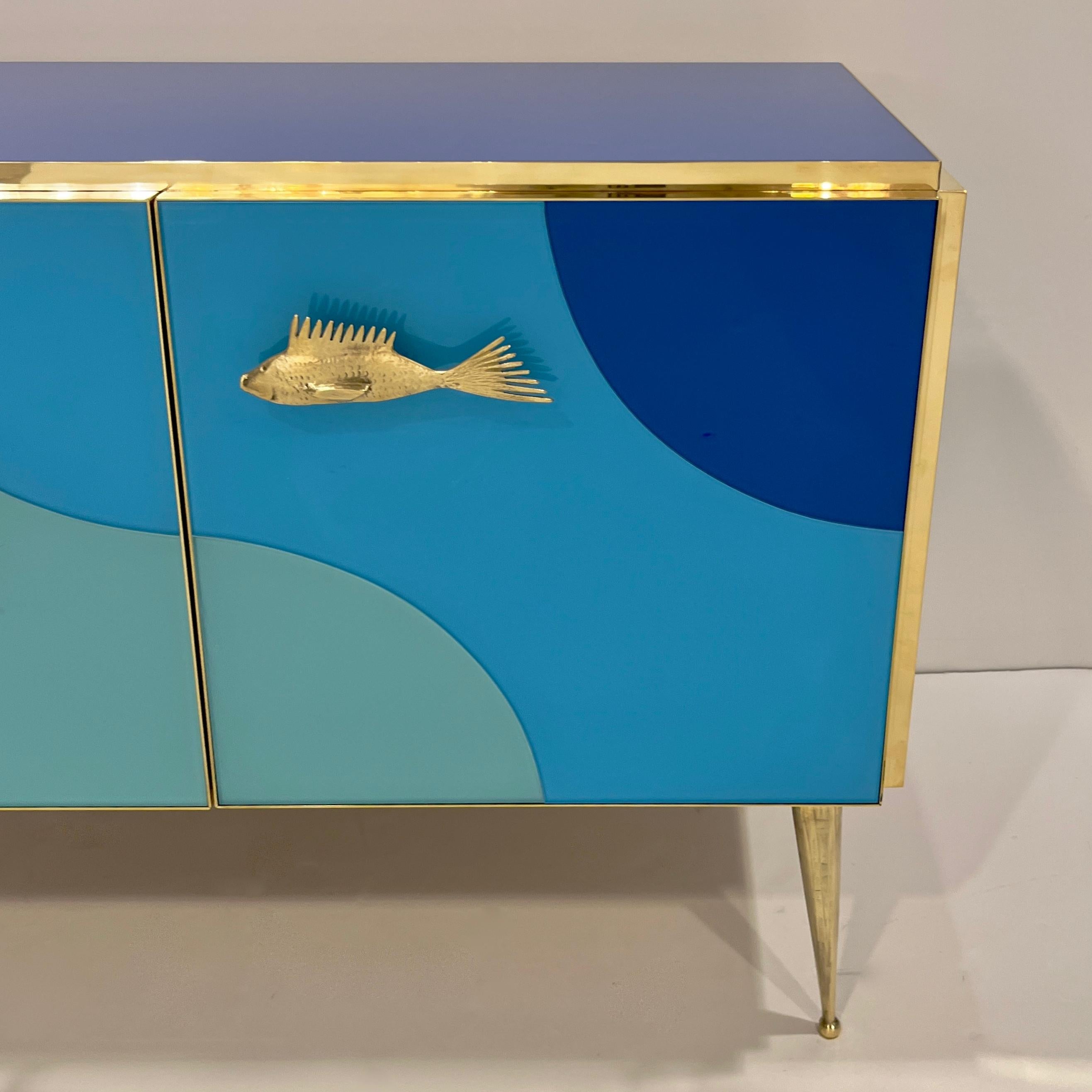 Decoración de playa en cristal marfil azul italiano personalizable Armario/tablero moderno en venta 10