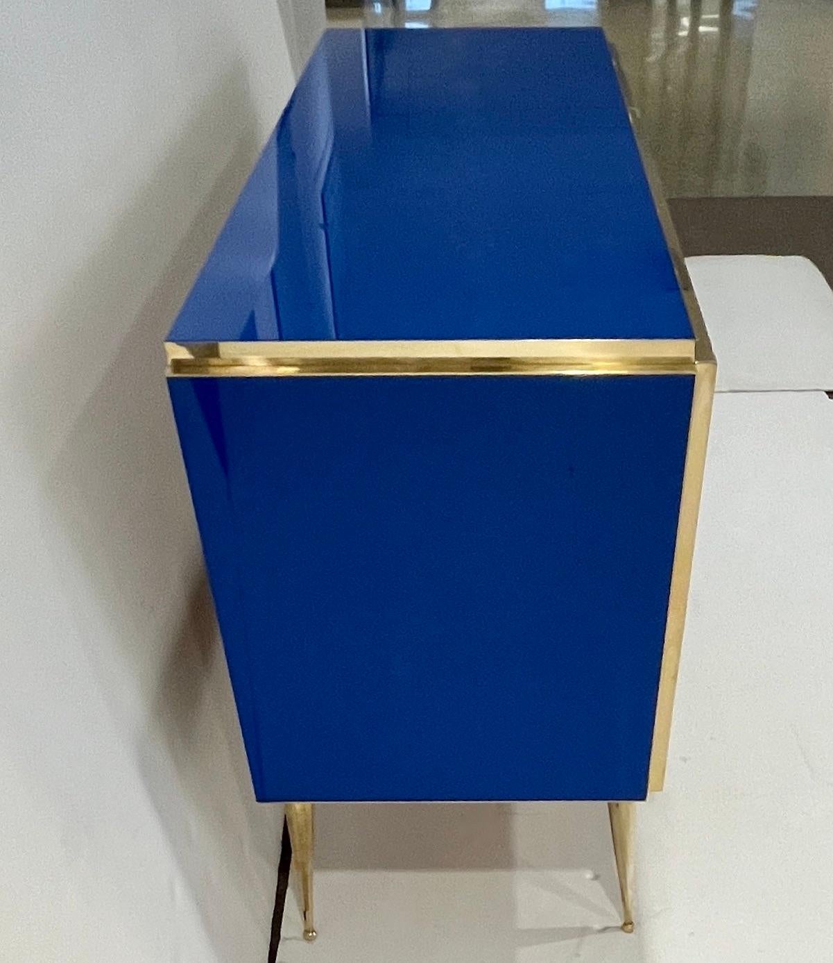 Decoración de playa en cristal marfil azul italiano personalizable Armario/tablero moderno en venta 11